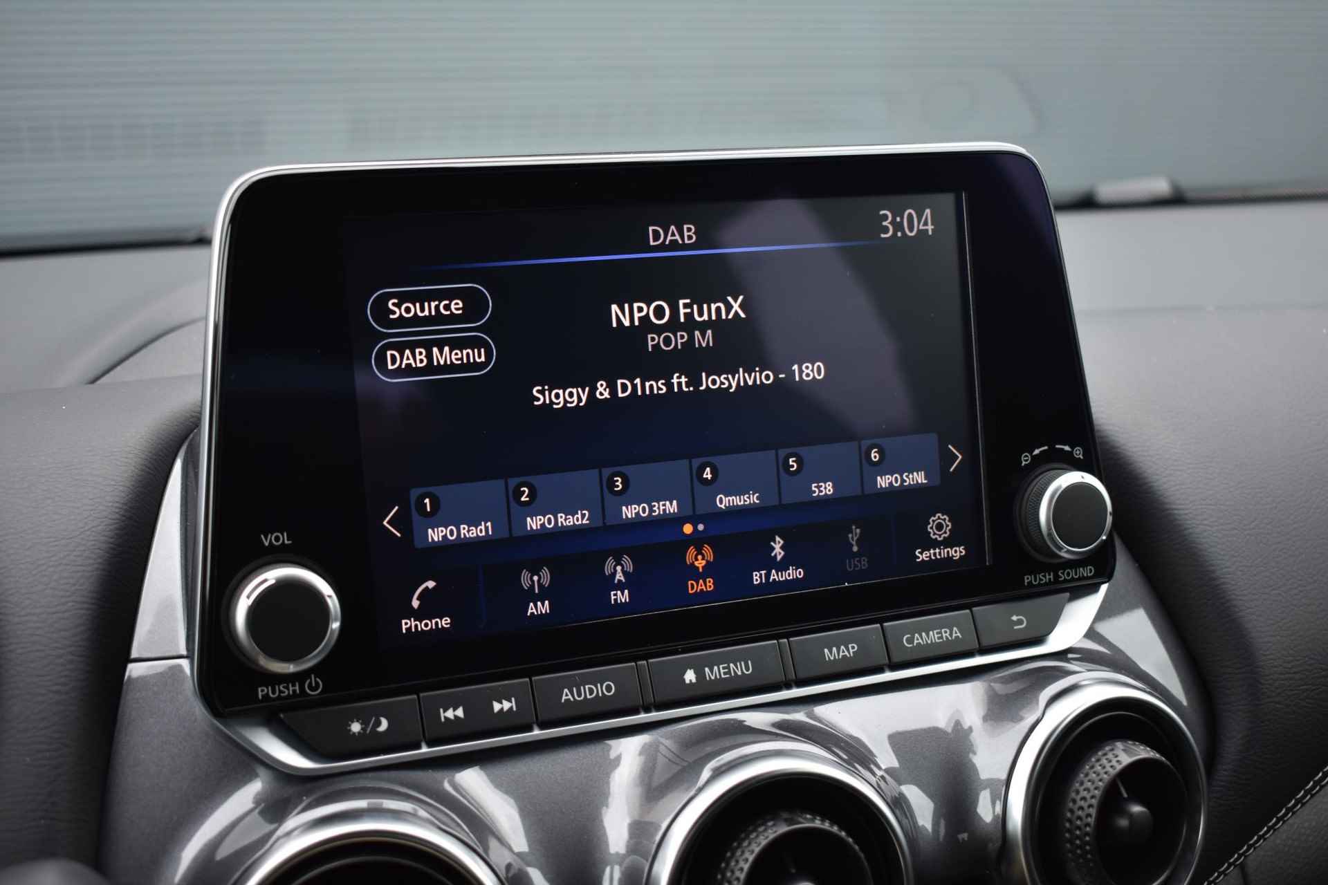 Nissan Juke 1.0 DIG-T N-Design 115pk | Navigatie | Achteruitrijcamera | Apple Carplay/Android Auto | LED Koplampen | LMV 19'' - 24/37