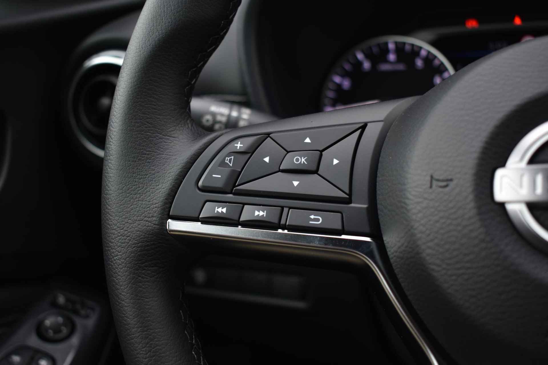 Nissan Juke 1.0 DIG-T N-Design 115pk | Navigatie | Achteruitrijcamera | Apple Carplay/Android Auto | LED Koplampen | LMV 19'' - 32/37