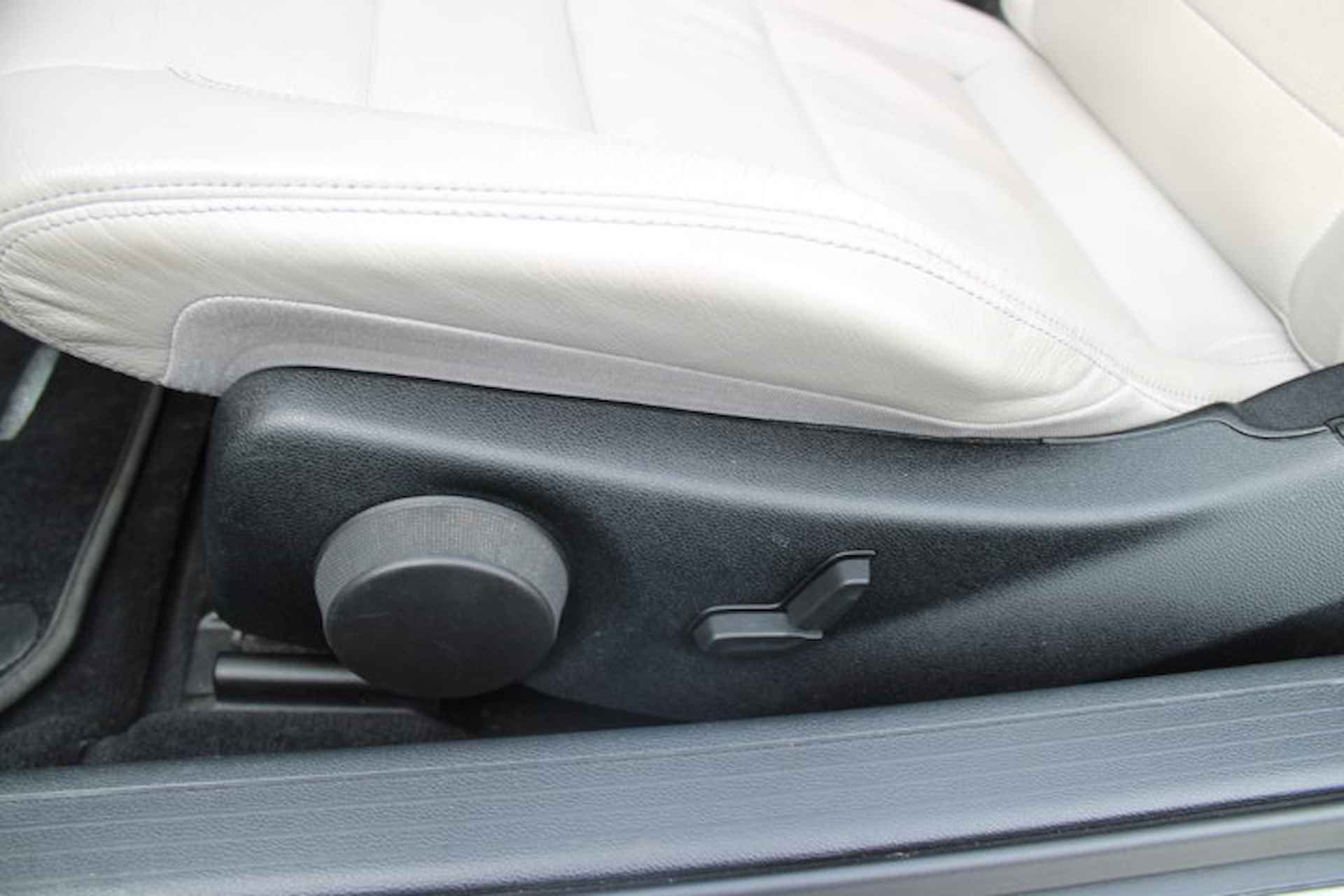 MERCEDES E-Klasse E200 Automaat Avantgarde Airscarf | Leder| Stoelverwarming | PDC - 21/48