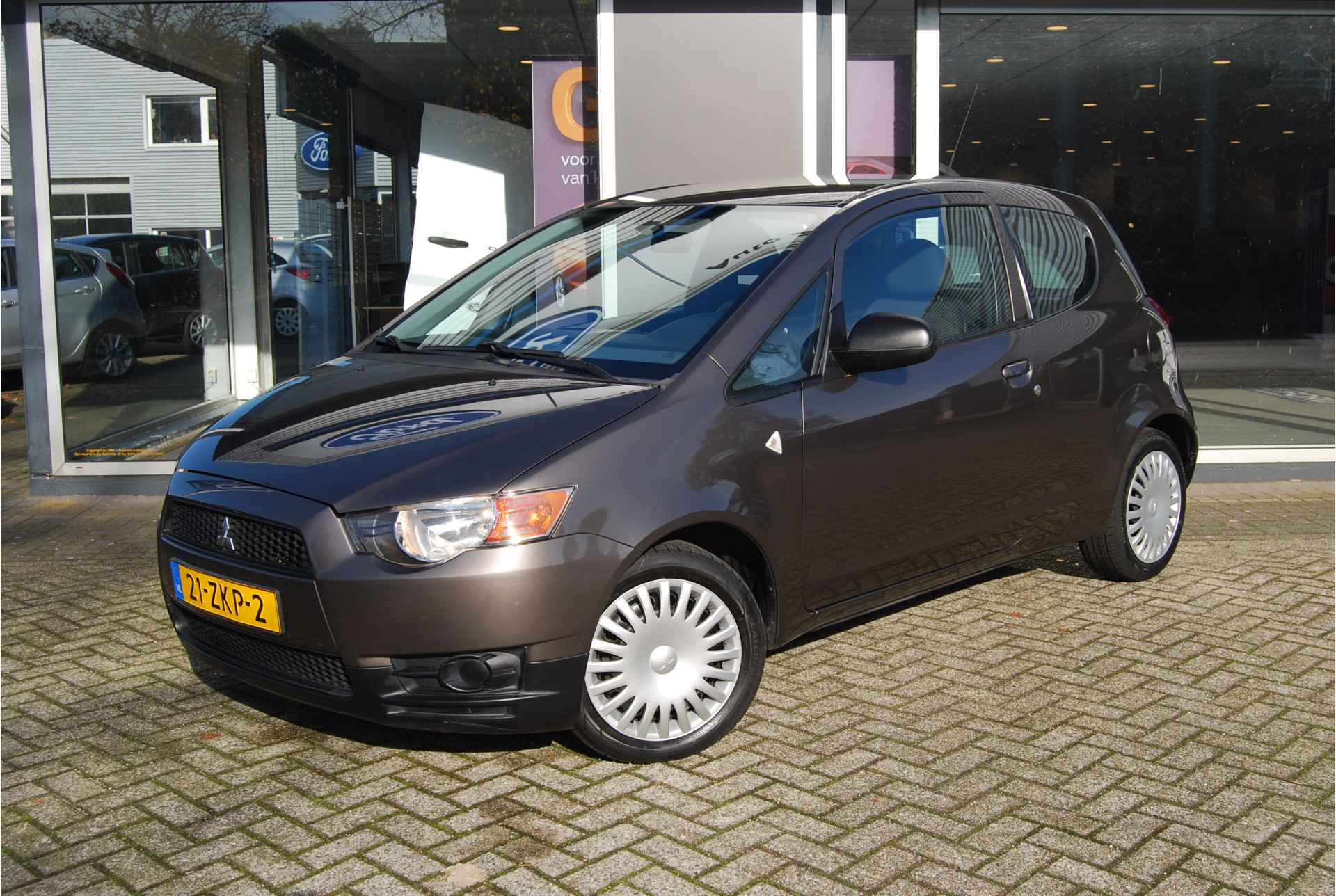 Mitsubishi Colt 1.1 Edition One NL-AUTO | 2E EIG | AIRCO | CD | ELEKTR RAMEN | WINTERBANDEN - 2/32