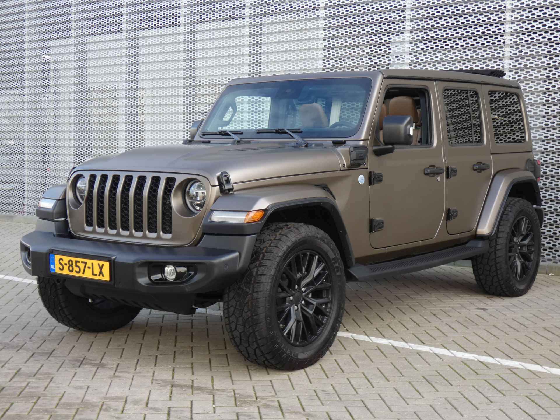 Jeep Wrangler Unlimited 4xe 380PK Sahara ! SPECIALE WITTEBRUG EDITIE ! UNIEKE WRAP & ALARM & OPEN DAK ! - 33/39