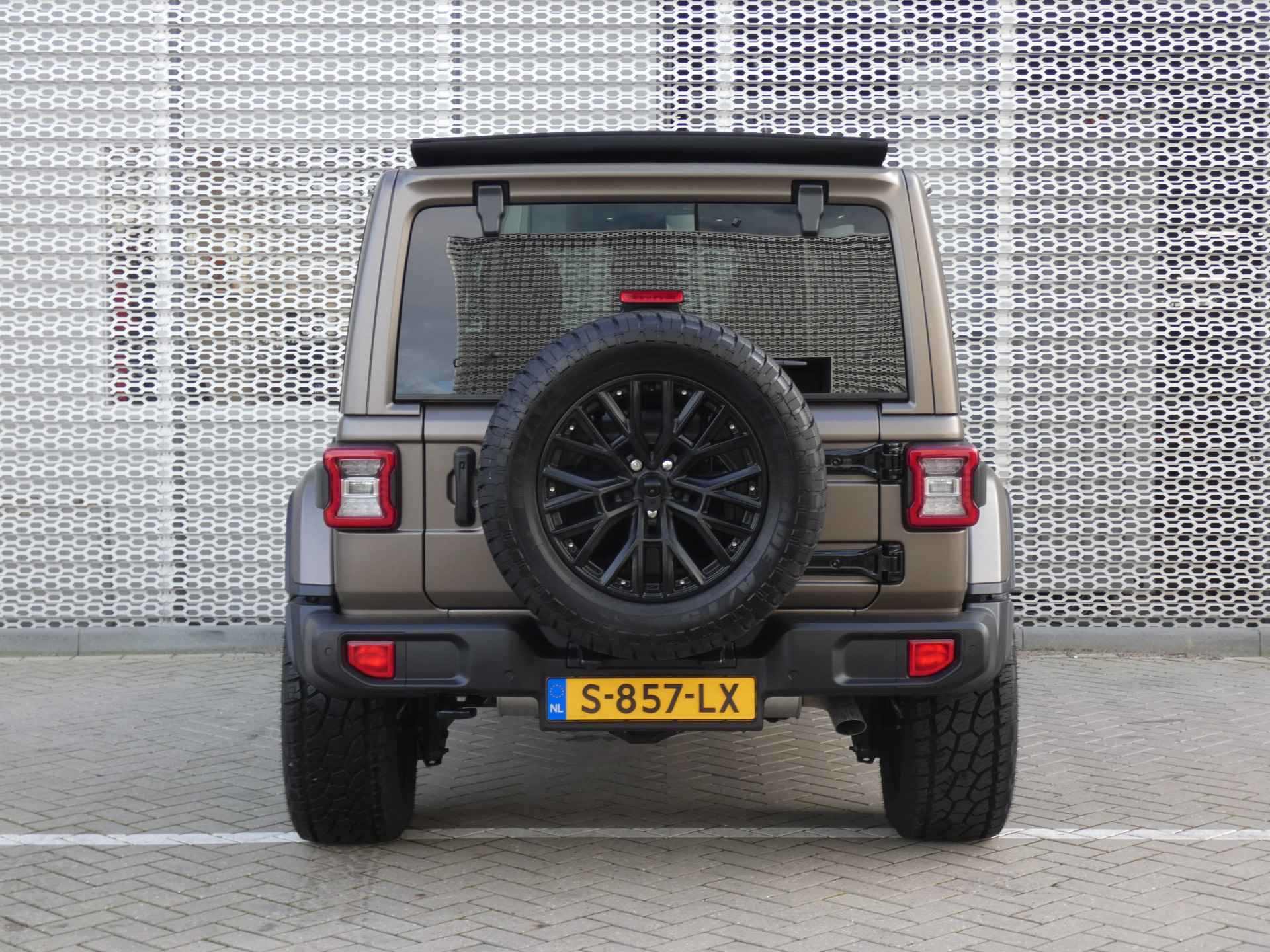 Jeep Wrangler Unlimited 4xe 380PK Sahara ! SPECIALE WITTEBRUG EDITIE ! UNIEKE WRAP & ALARM & OPEN DAK ! - 37/39