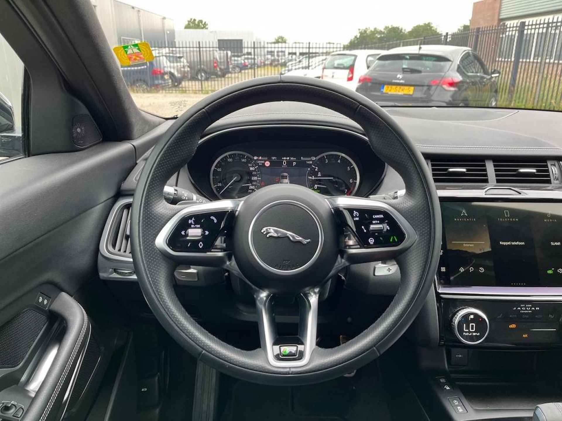 Jaguar E-Pace 1.5 P300e AWD R-DHSE PANODAK 20"LMV NAVIGATIE LEDER - 14/41