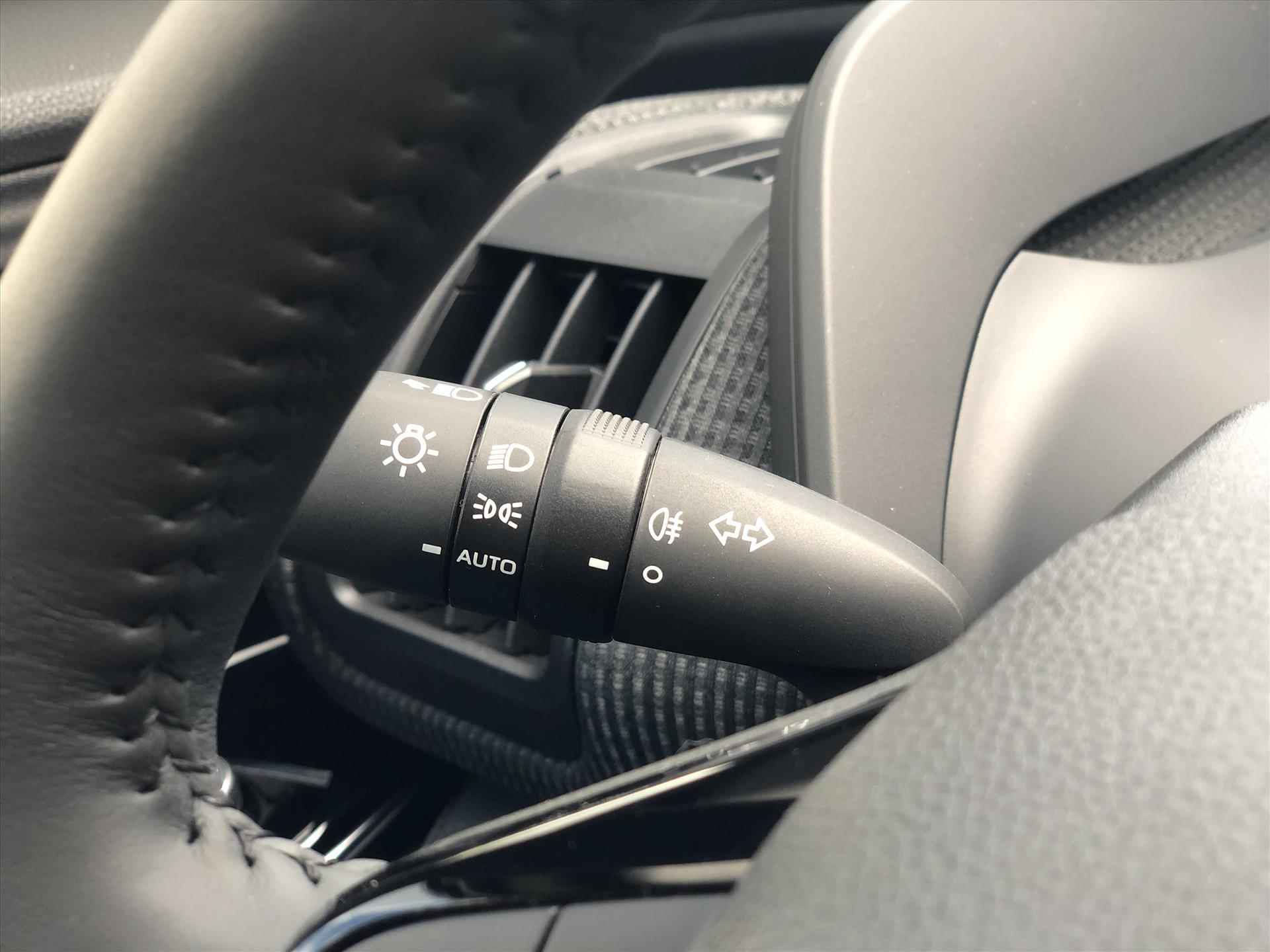 Toyota Bz4x 71,4 kWh 3-Fase Premium Bi-Tone + Panoramisch dak | JBL, Dodehoekherkenning, Leer, Parkeersensoren, Direct leverbaar! - 28/44