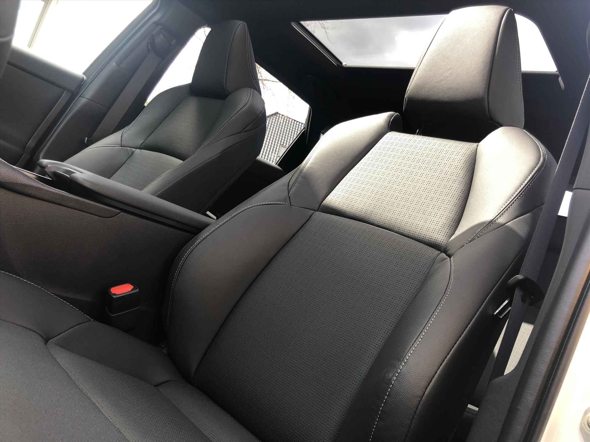 Toyota Bz4x 71,4 kWh 3-Fase Premium Bi-Tone + Panoramisch dak | JBL, Dodehoekherkenning, Leer, Parkeersensoren, Direct leverbaar! - 25/44