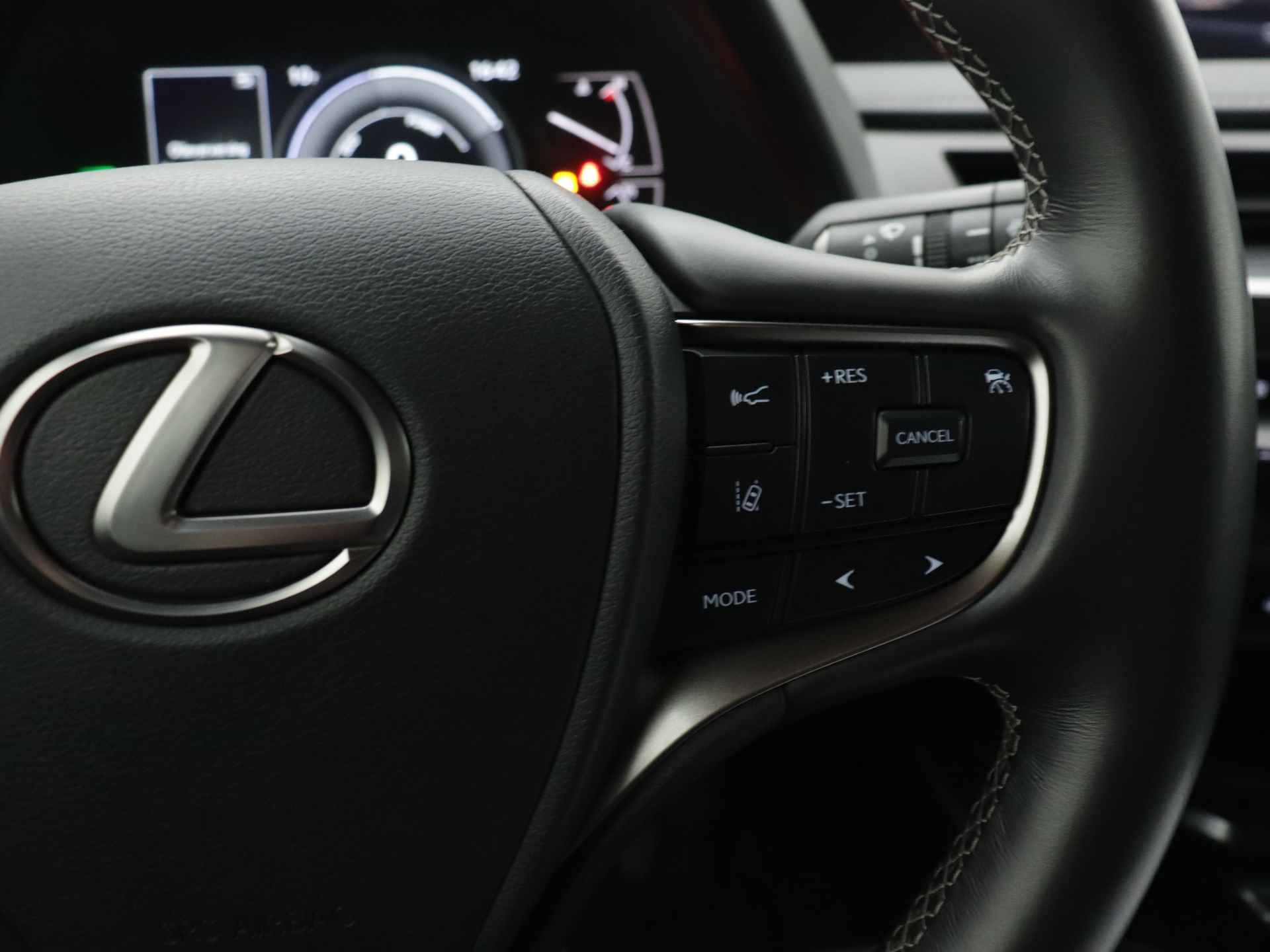 Lexus UX 250h Business Line Limited | Stuur-/Stoelverwarming | Dodehoekdetector | Camera | Erik tm 12 maart gereserveerd - 22/48