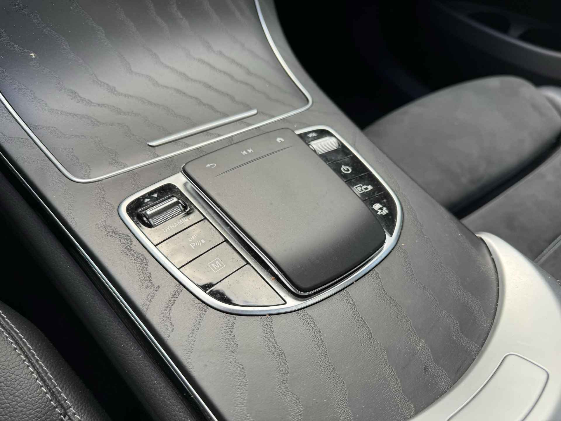 Mercedes-Benz GLC-klasse 300de 4MATIC Premium Plus AMG | Schuifdak | Trekhaak | Nightpakket incl. 20'' |  Sfeerverlichting | Parkeercamera | Stoelverwarming | - 21/35