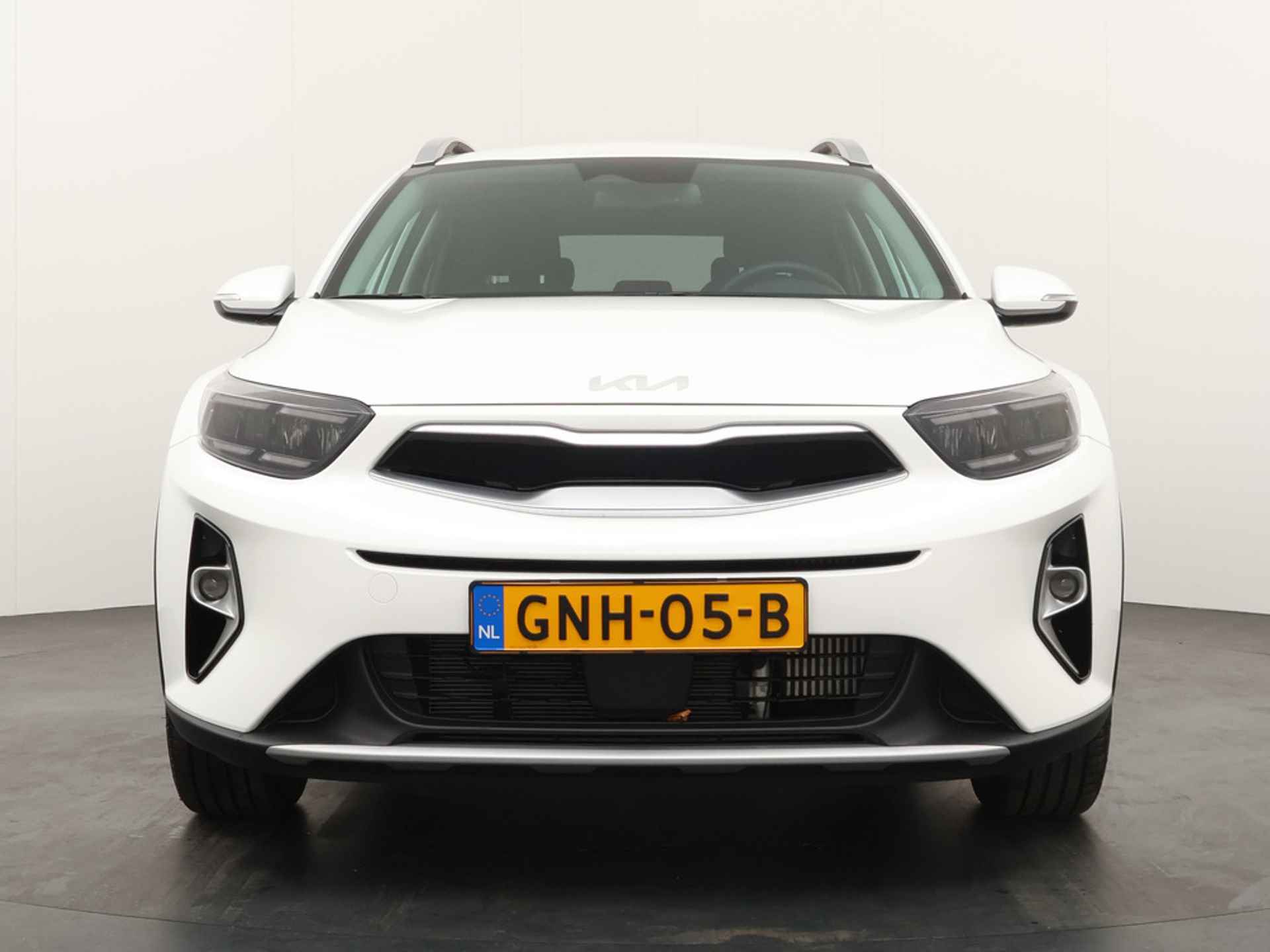 Kia Stonic 1.0 T-GDi MHEV DynamicPlusLine - Stoel/Stuur Verwarming - Cruise Control - Keyless Entry - Climate Control - Apple/Android Carplay - Fabrieksgarantie Tot 2031 - 12/49