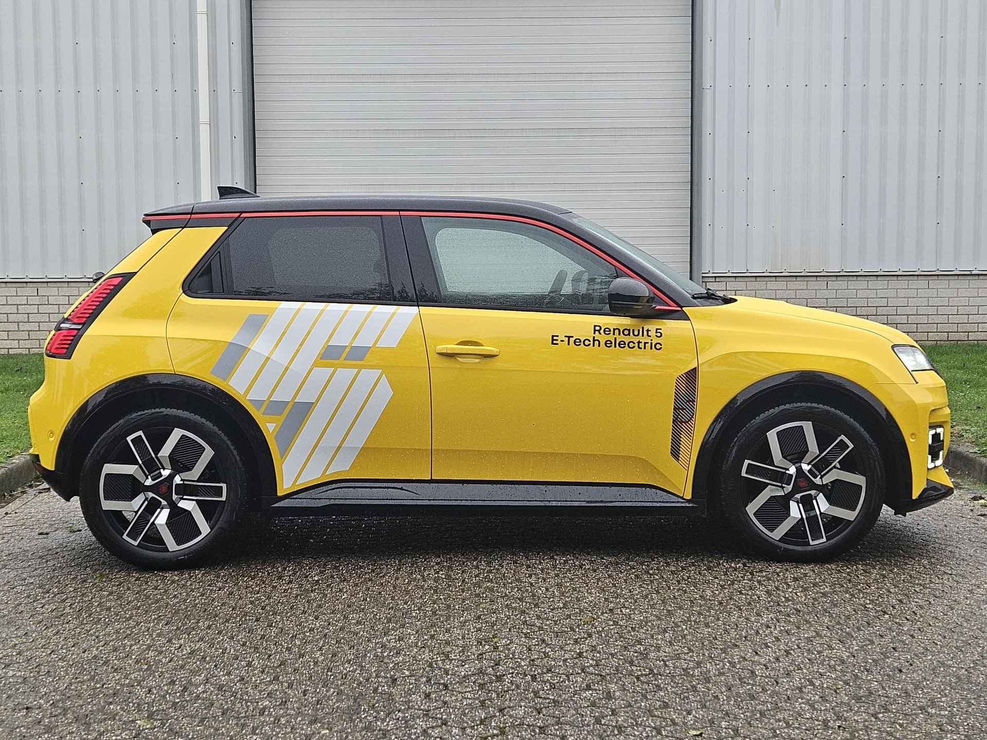 Renault 5 Iconic 52 kWh / Kom Proefrijden / Levering 2025 / - 18/44