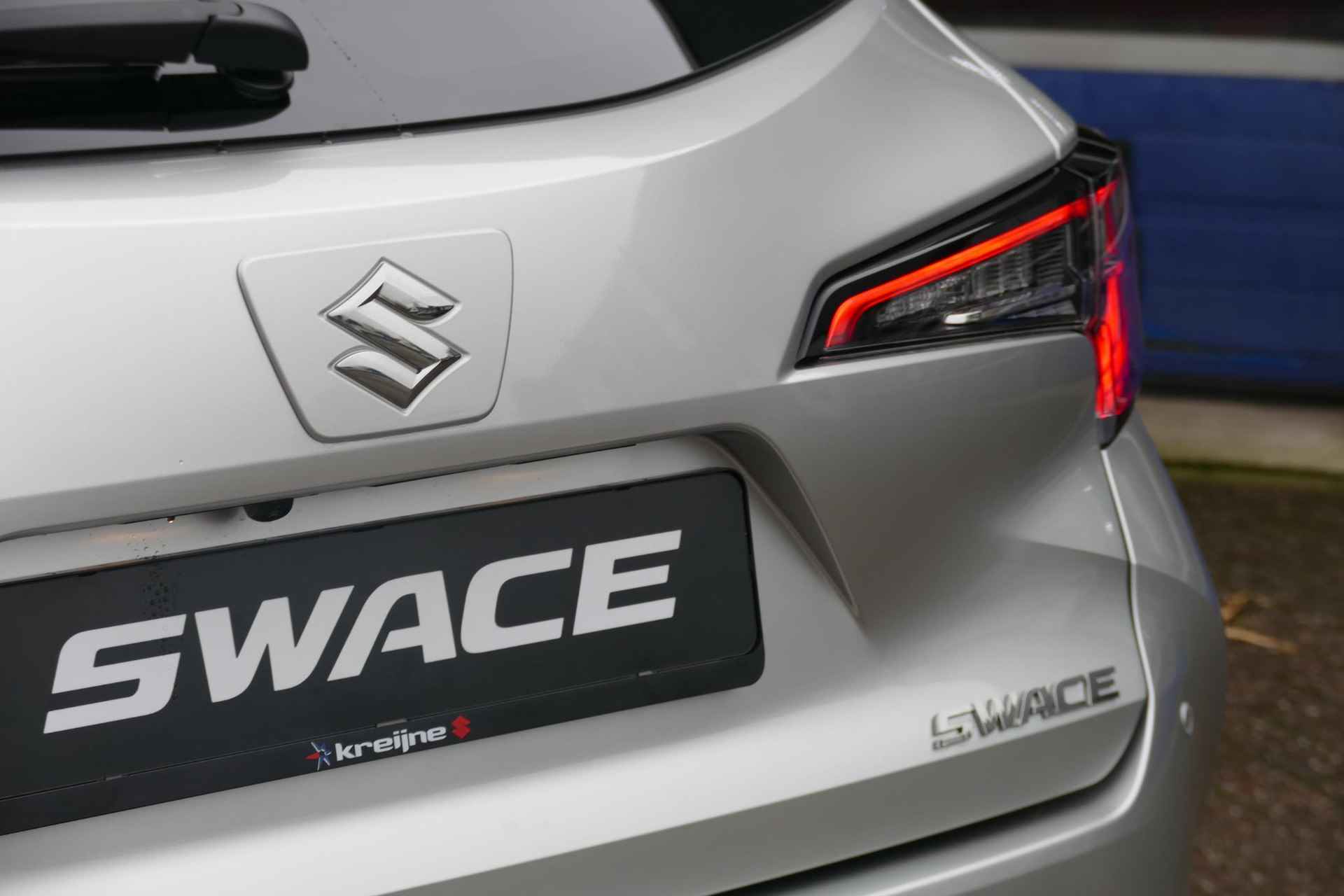 Suzuki Swace 1.8 Hybrid Style | DIRECT LEVERBAAR | VAN €39.289 VOOR €36.425 | PARKEERSENSOREN VÓÓR EN ACHTER | APPLE CARPLAY/ANDRIOD AUTO | - 6/31