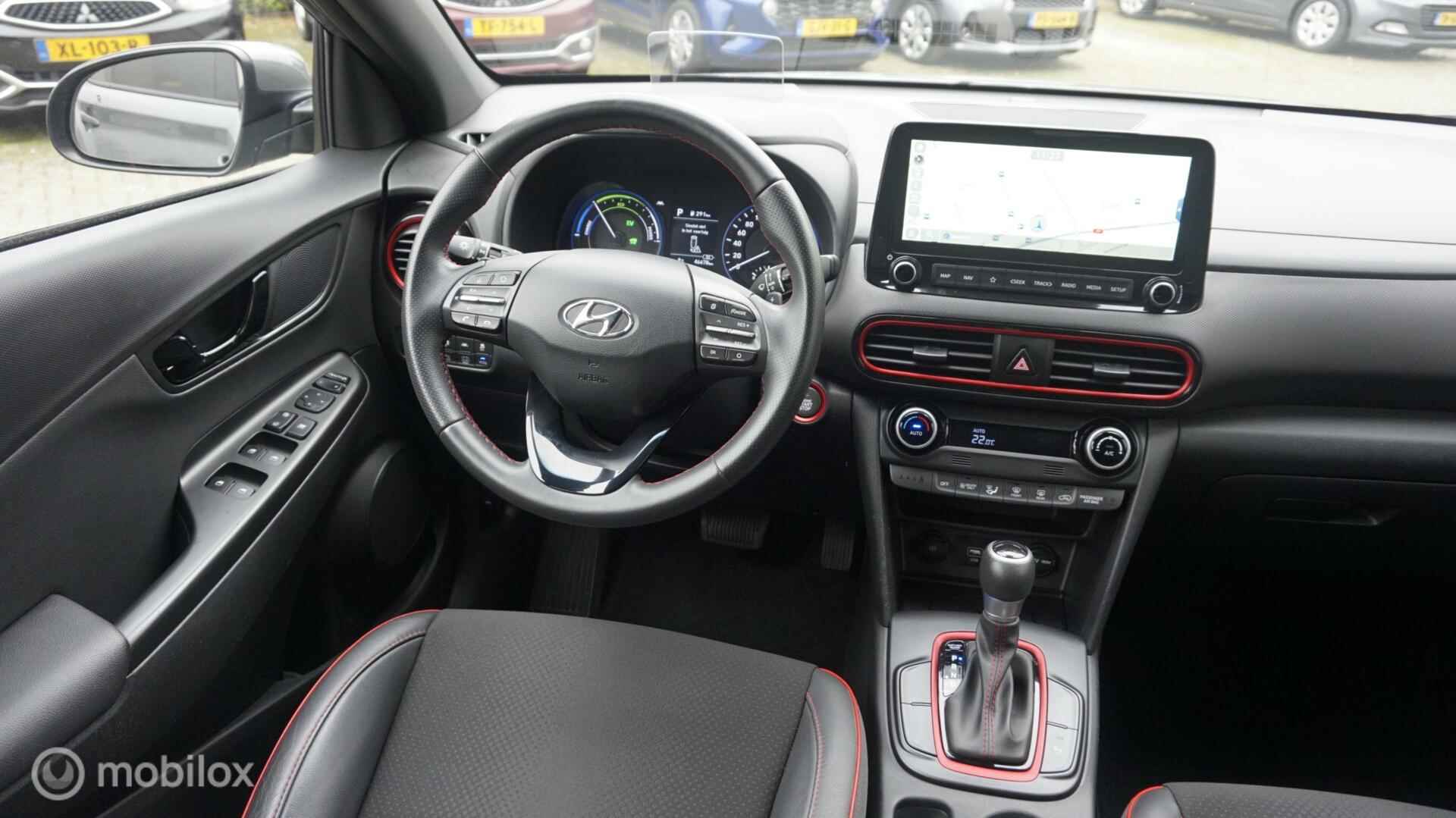 Hyundai Kona 1.6 GDI HEV Navigatie | HUD | 18 inch | Achteruitrijcamera | Blind Spot Warning - 9/36