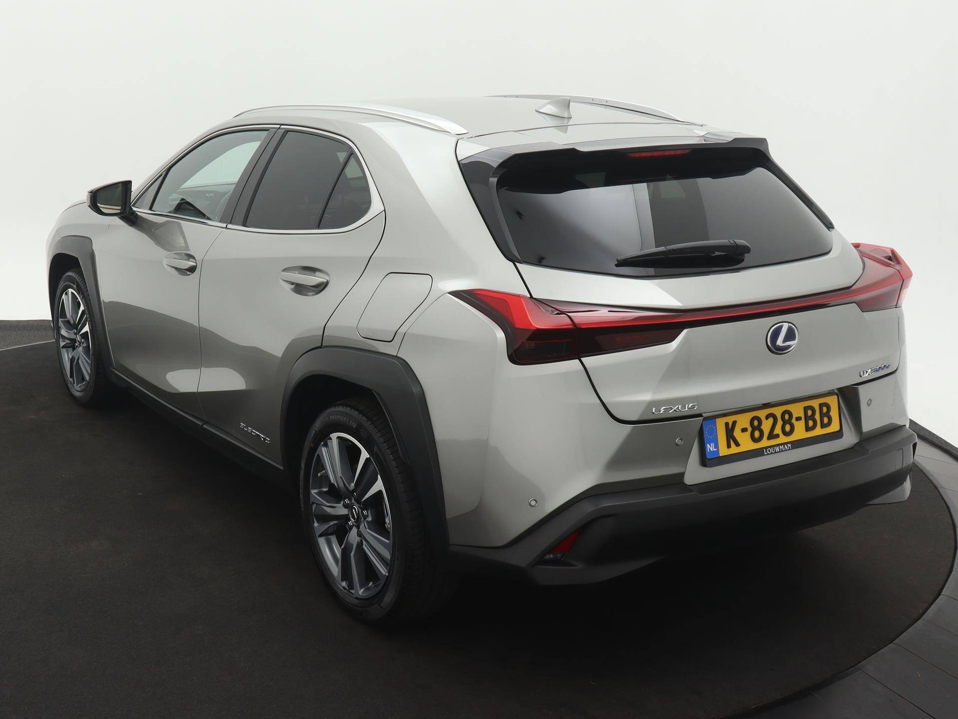 Lexus UX 300e Executive | 8% Bijtelling | Mark Levinson | Apple Carplay | Head-Up Display | - 11/29