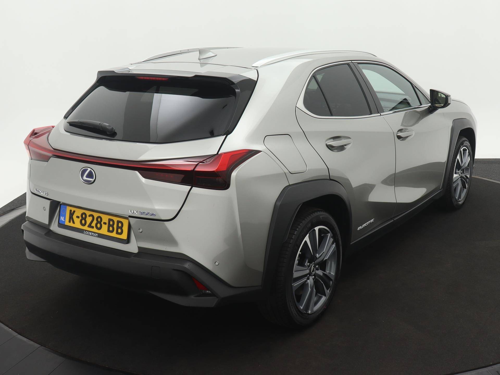 Lexus UX 300e Executive | 8% Bijtelling | Mark Levinson | Apple Carplay | Head-Up Display | - 12/29