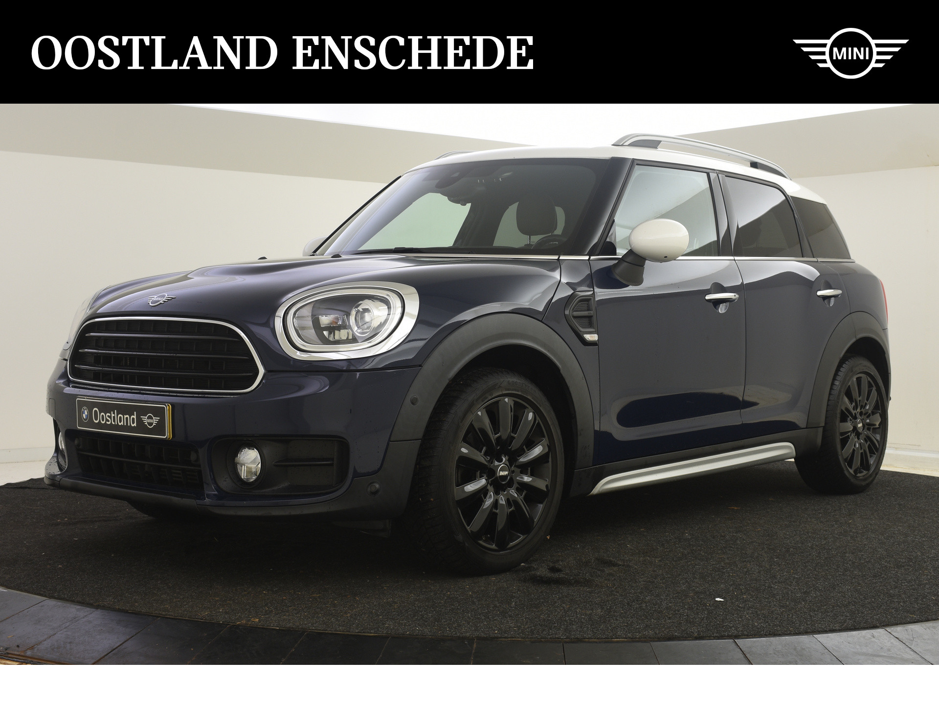 MINI Countryman Cooper Chili Automaat / Achteruitrijcamera / Comfortstoelen / Stoelverwarming / LED / Cruise Control / Park Assistant / Head-Up /