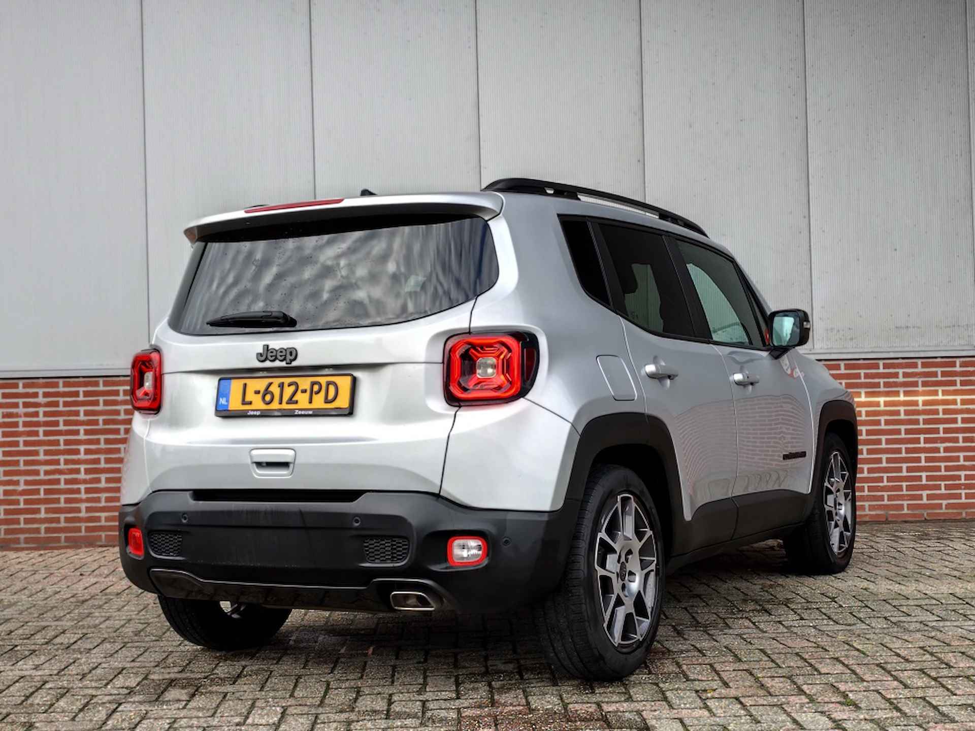 Jeep Renegade 1.3 Turbo 150 PK DDCT 80th Anniversary | Navi | 19" - 10/30