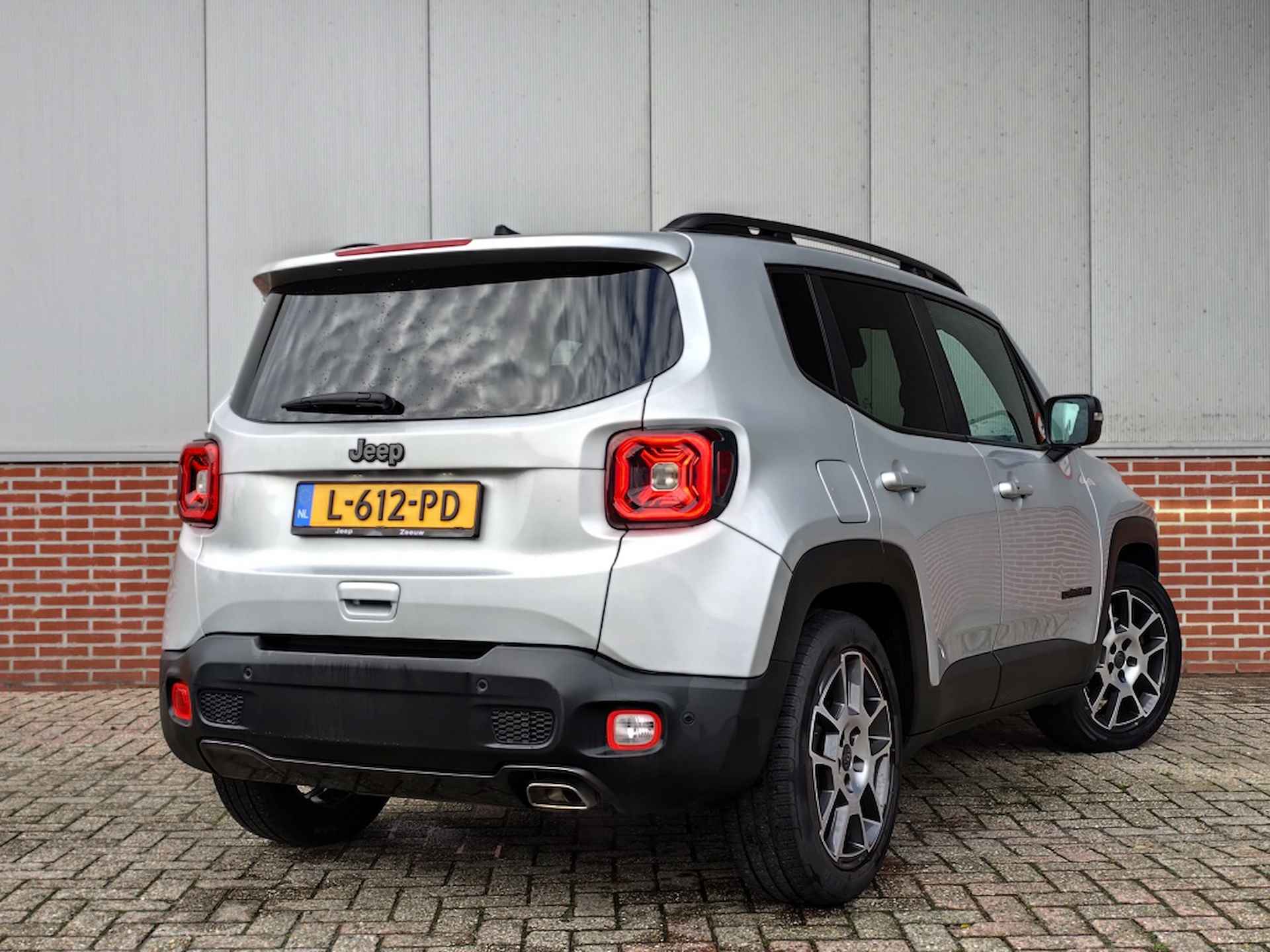 Jeep Renegade 1.3 Turbo 150 PK DDCT 80th Anniversary | Navi | 19" - 14/30