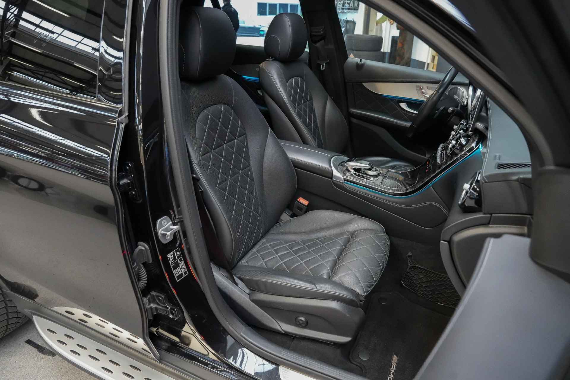 Mercedes-Benz GLC-klasse 43 AMG 367pk 4MATIC |schuif/kantel dak|Burmester|elk. stoelen + memory|elk. achterklep|360 camera|HUD|BLIS|stoelverwarming + ventilatie|side steps|20"| - 32/46