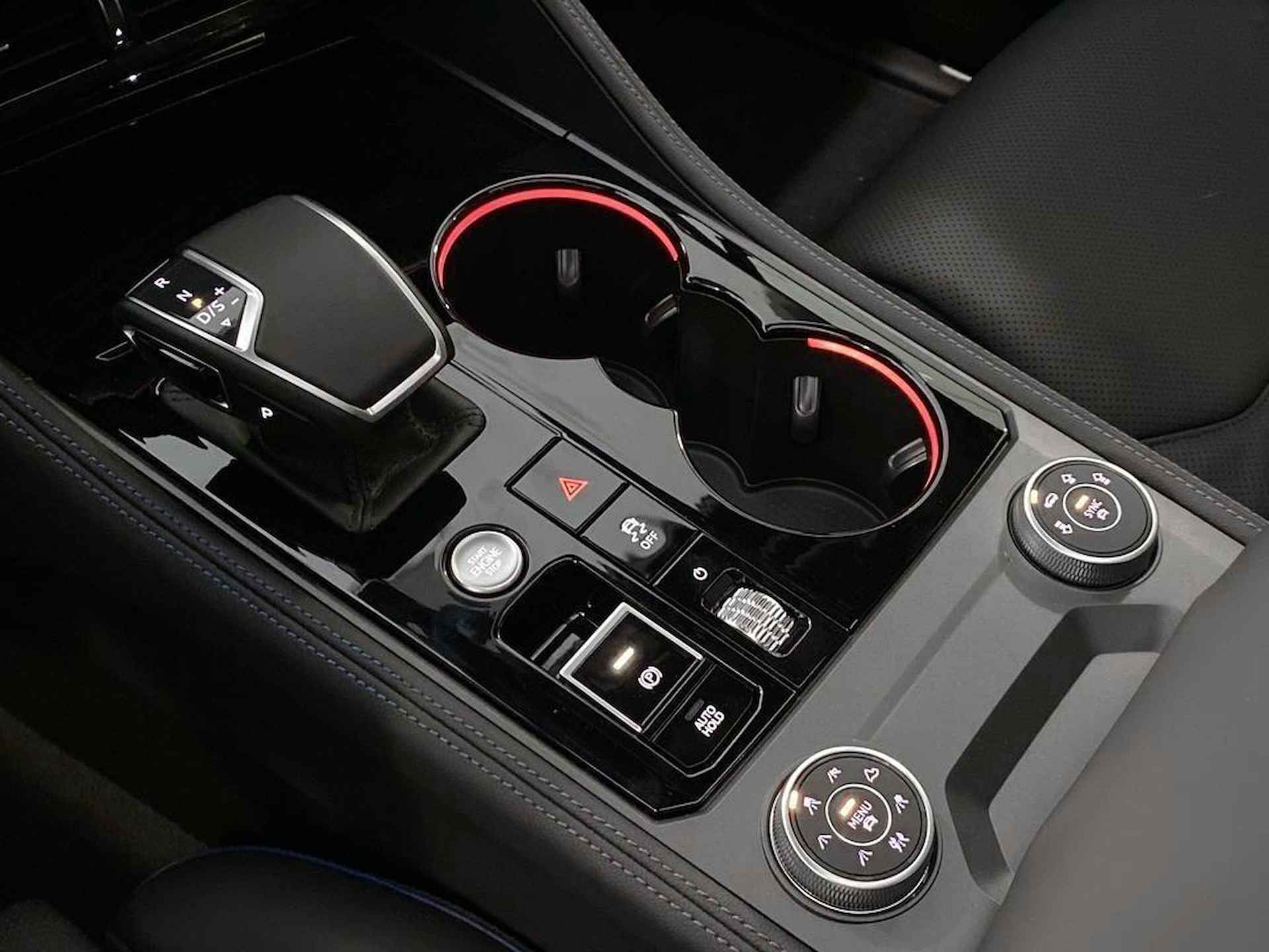 Volkswagen Touareg 3.0 TSI V6 eHybrid 462pk 4MOTION R | NightVision | Trekhaak | Harman Kardon Sound | Puglia Leder - 23/37