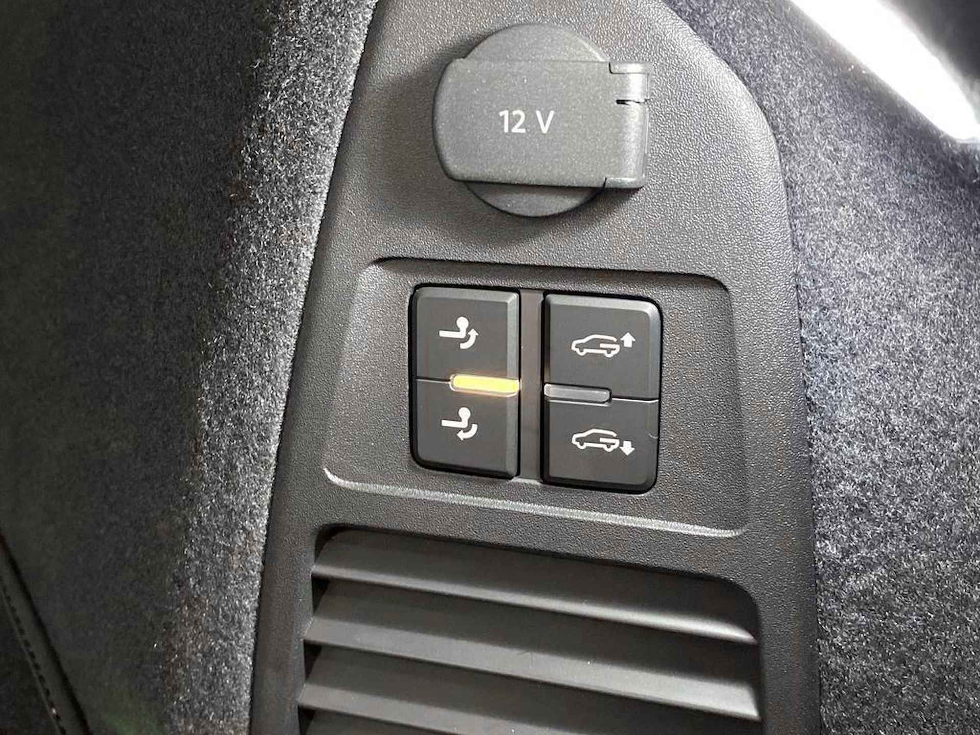 Volkswagen Touareg 3.0 TSI V6 eHybrid 462pk 4MOTION R | NightVision | Trekhaak | Harman Kardon Sound | Puglia Leder - 35/37