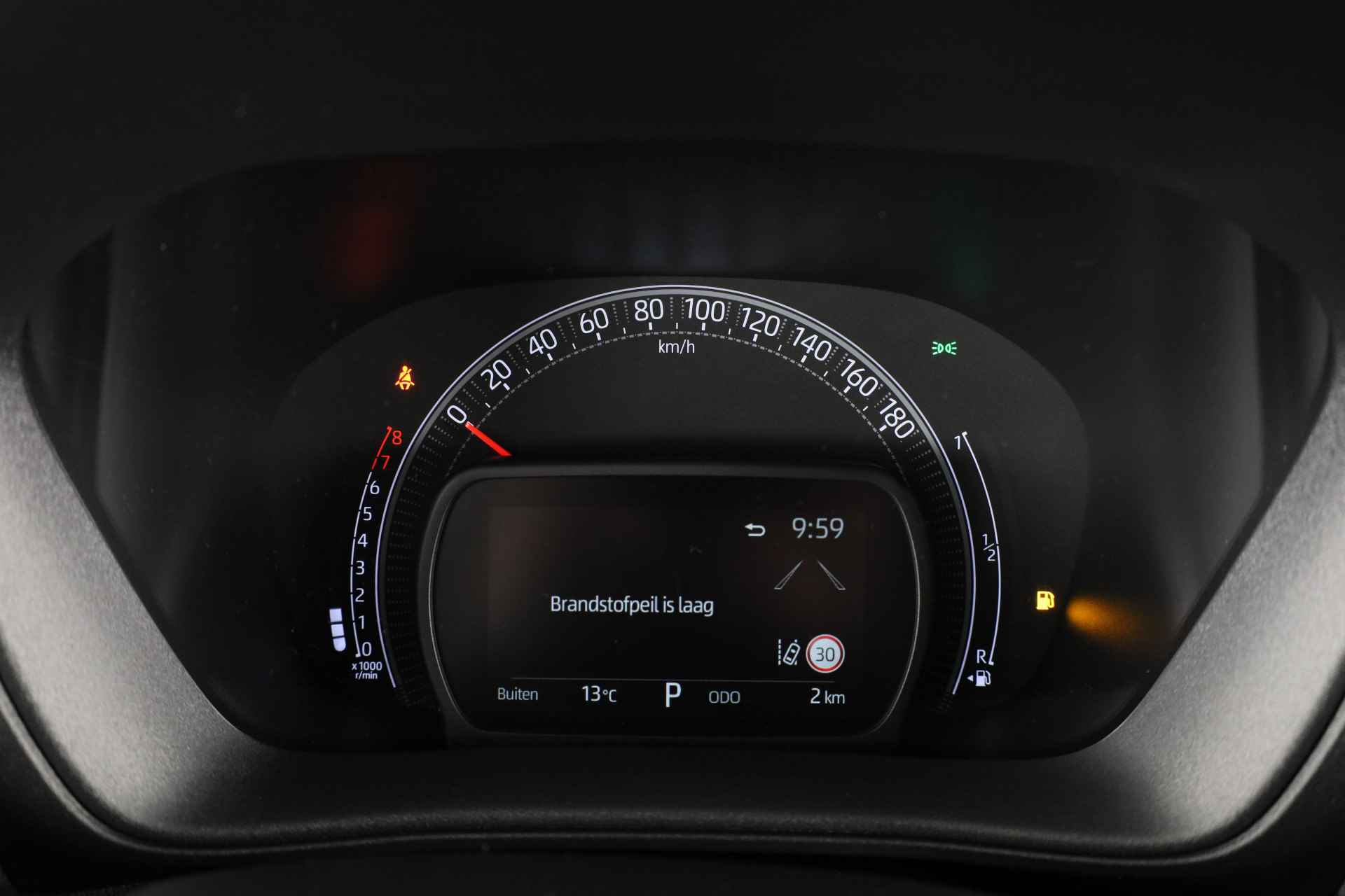 Toyota Aygo X 1.0 VVT-i S-CVT Automaat Premium Design *Demo* | JBL-Audio | Parkeersensoren V+A | - 6/33