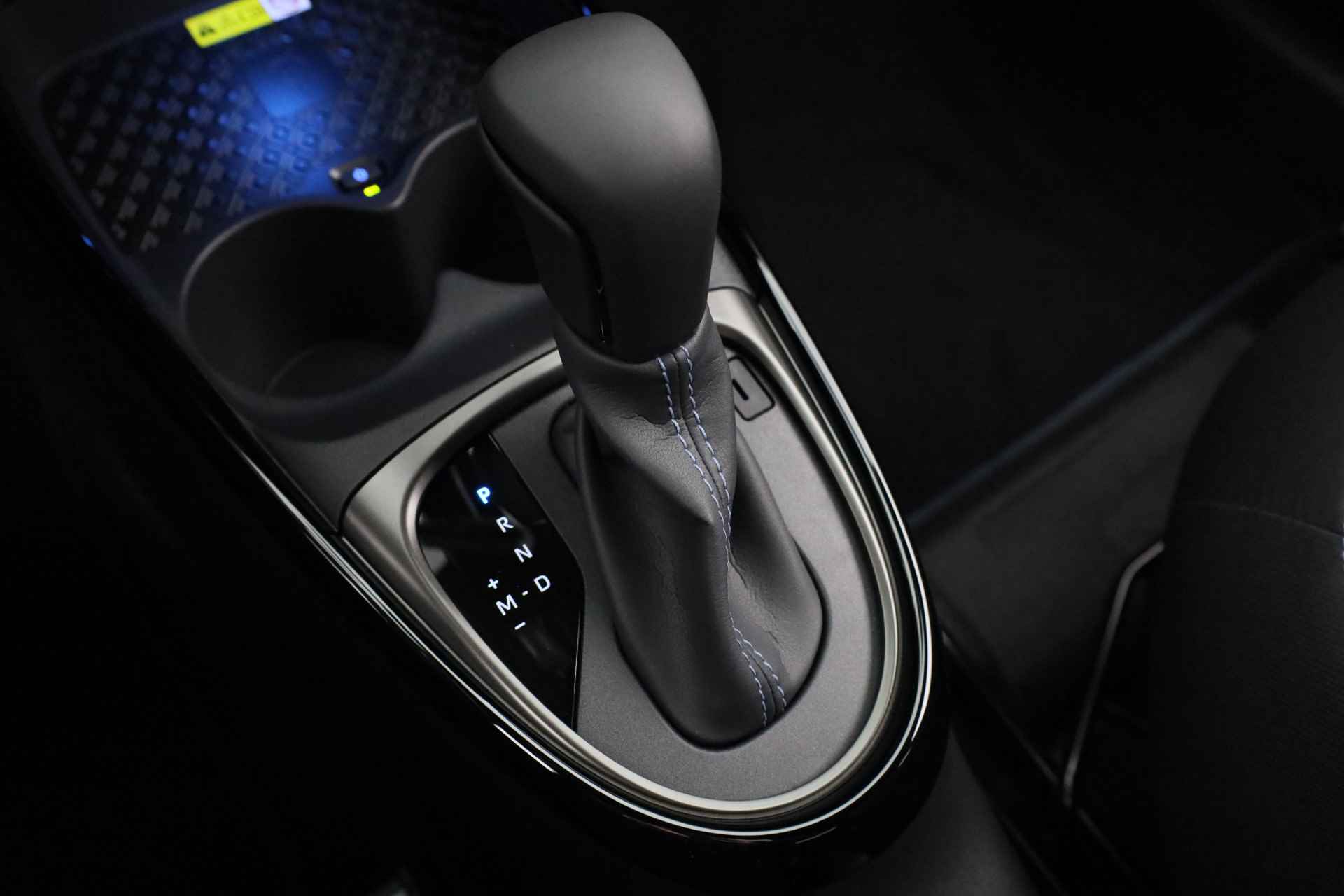 Toyota Aygo X 1.0 VVT-i S-CVT Automaat Premium Design *Demo* | JBL-Audio | Parkeersensoren V+A | - 12/33