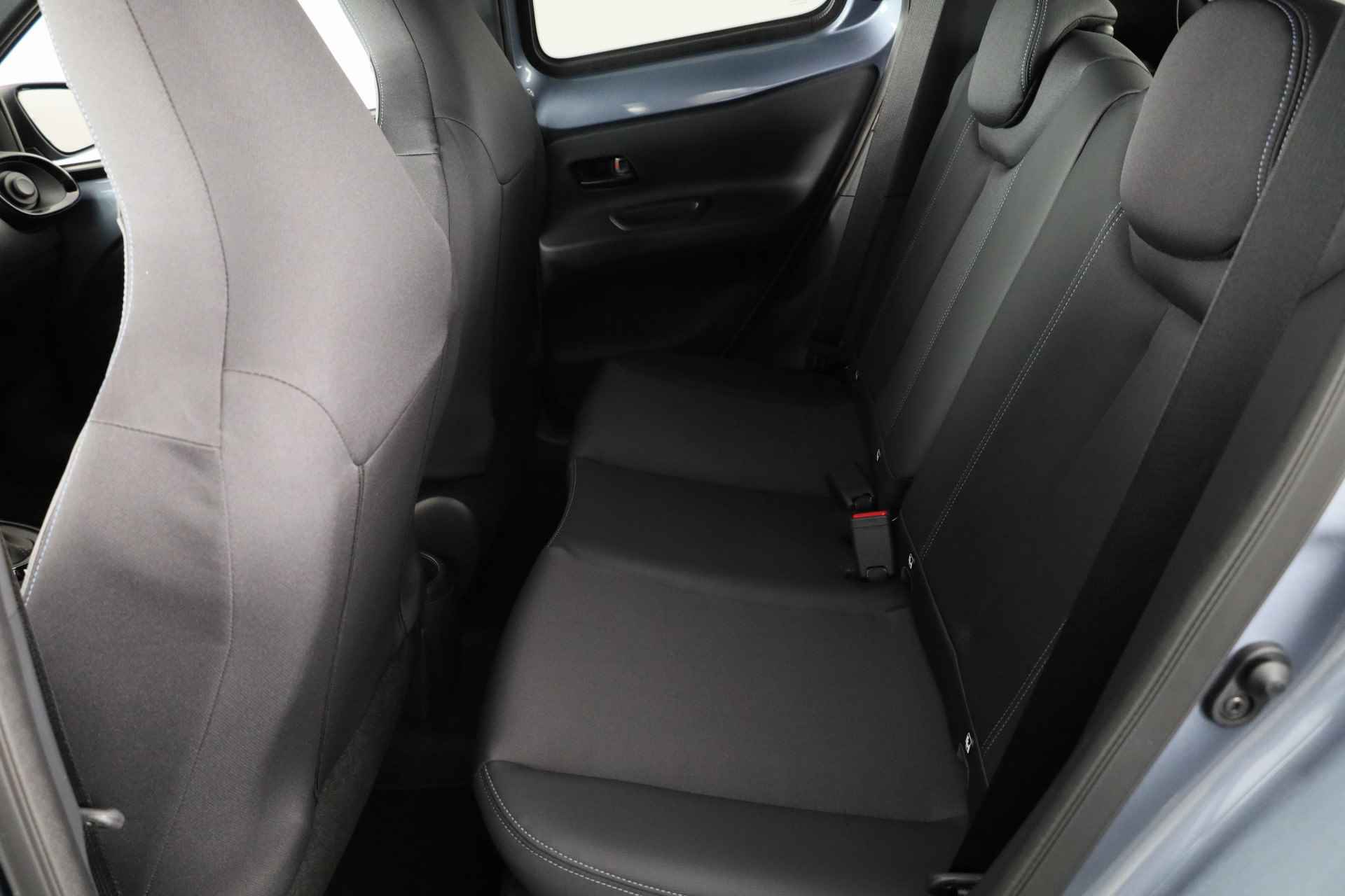 Toyota Aygo X 1.0 VVT-i S-CVT Automaat Premium Design *Demo* | JBL-Audio | Parkeersensoren V+A | - 17/33
