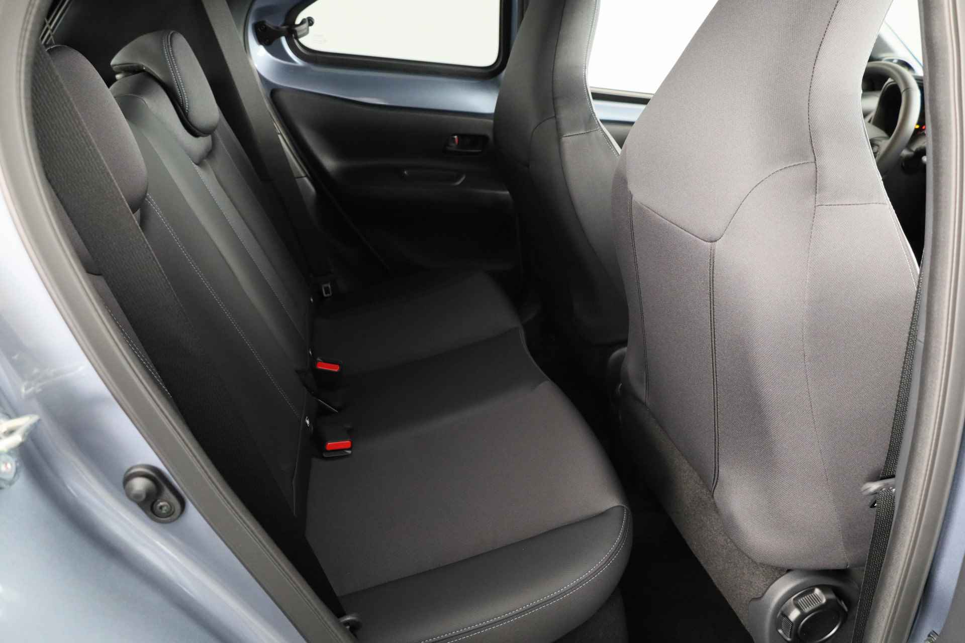 Toyota Aygo X 1.0 VVT-i S-CVT Automaat Premium Design *Demo* | JBL-Audio | Parkeersensoren V+A | - 24/33