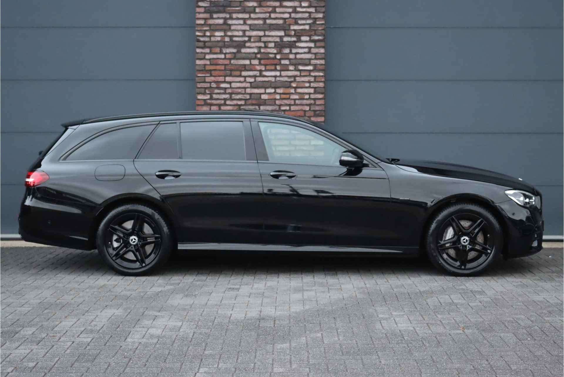 Mercedes-Benz E-Klasse Estate 300 de AMG Line 'Night Edition' Aut9 | Schuifdak | Dodehoekassistent | Camera | Augmented Reality | Sfeerverlichting | Stoelverwarming | DAB | - 12/39