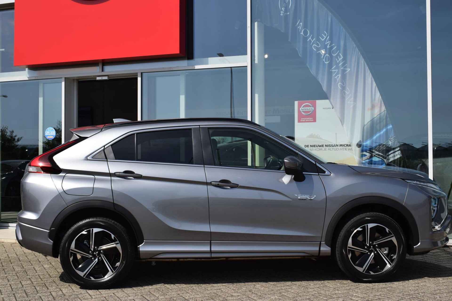 Mitsubishi Eclipse Cross 2.4 PHEV Intense+ €8000,- VOORRAAD KORTING | OP = OP| 8 JAAR GARANTIE | Netto bijtelling 288.- - 8/43