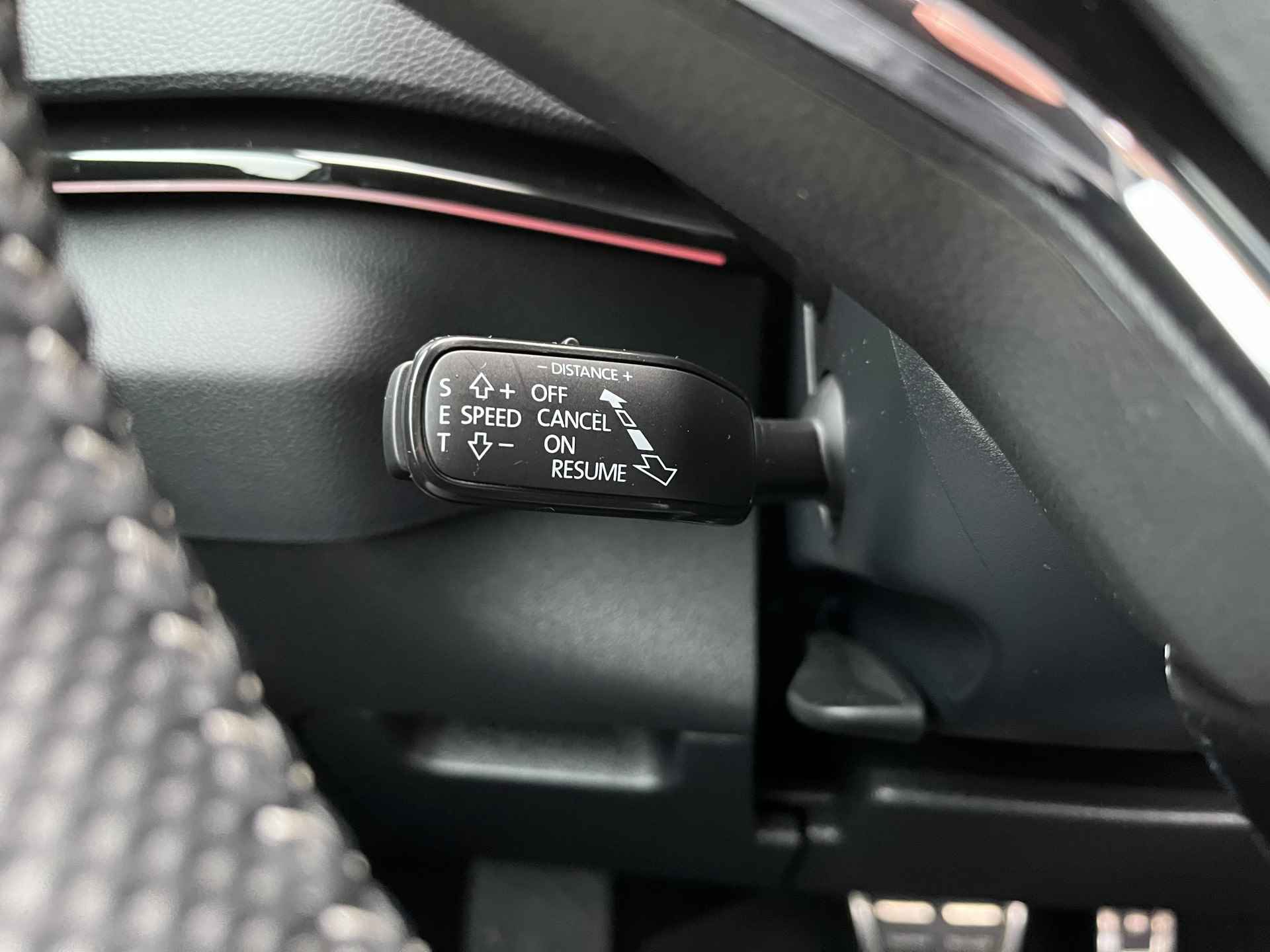 Škoda Karoq 1.5 TSI ACT Sportline / AUTOMAAT/ PANO/ STANDKACHEL/ PARK. SENSOREN/ LED/ STOEL VERWARM. V EN A/ KEYLESS/ STUUR VERWARM./ ADAPT. CRUISE/ APP CONNECT/ NAVI/ CLIMA/ DAB/ - 13/42