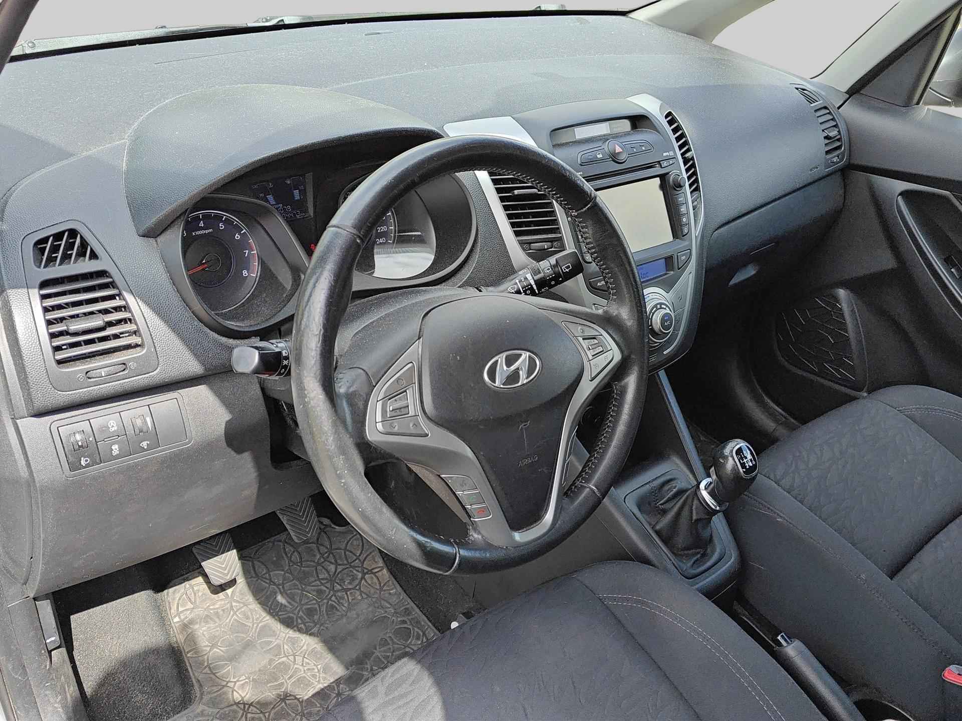 Hyundai ix20 1.6i i-Vision | navigatie | parkeercamera | cruise control | climate control | trekhaak - 8/24