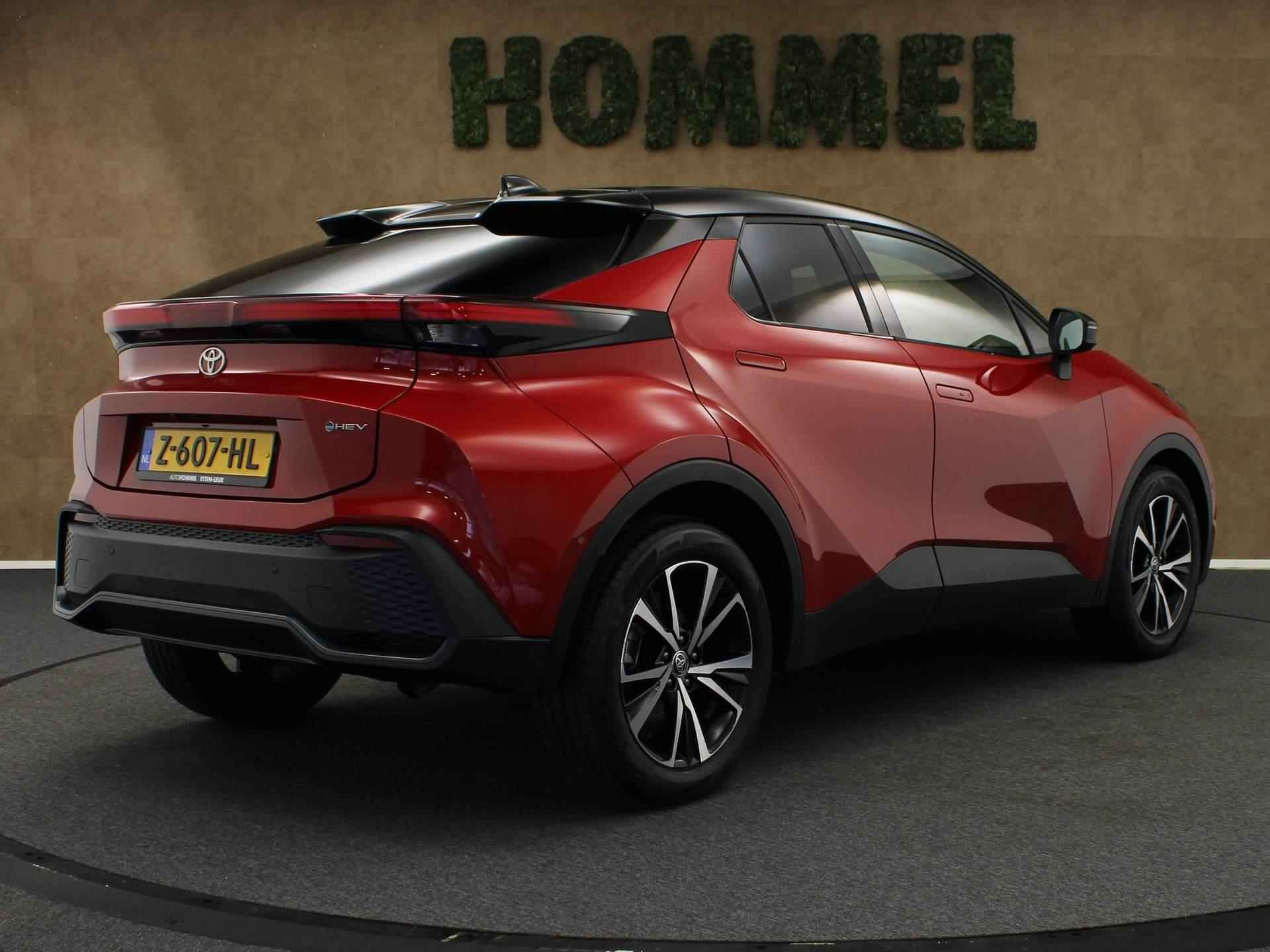 Toyota C-HR 1.8 Hybrid 140 First Edition - ORIGINEEL NEDERLANDSE AUTO - NAVIGATIE - DODEHOEK DETECTIE - ELEKTRISCHE ACHTERKLEP - 360 GRADEN CAMERA - KEYLESS ENTRY & START - CLIMATE CONTROL - DRAADLOZE OPLADER- PARKEERSENSOREN VOOR EN ACHTER - 2/41