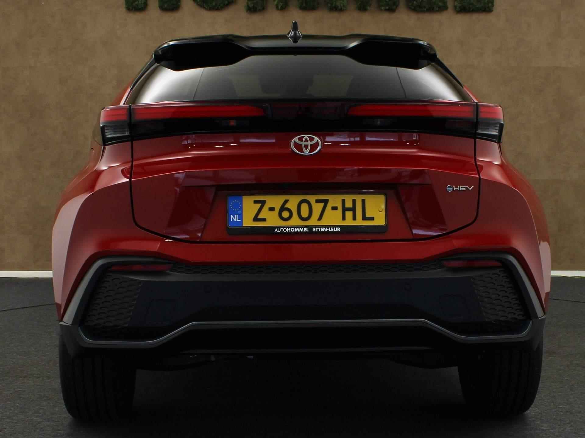 Toyota C-HR 1.8 Hybrid 140 First Edition - ORIGINEEL NEDERLANDSE AUTO - NAVIGATIE - DODEHOEK DETECTIE - ELEKTRISCHE ACHTERKLEP - 360 GRADEN CAMERA - KEYLESS ENTRY & START - CLIMATE CONTROL - DRAADLOZE OPLADER- PARKEERSENSOREN VOOR EN ACHTER - 10/41