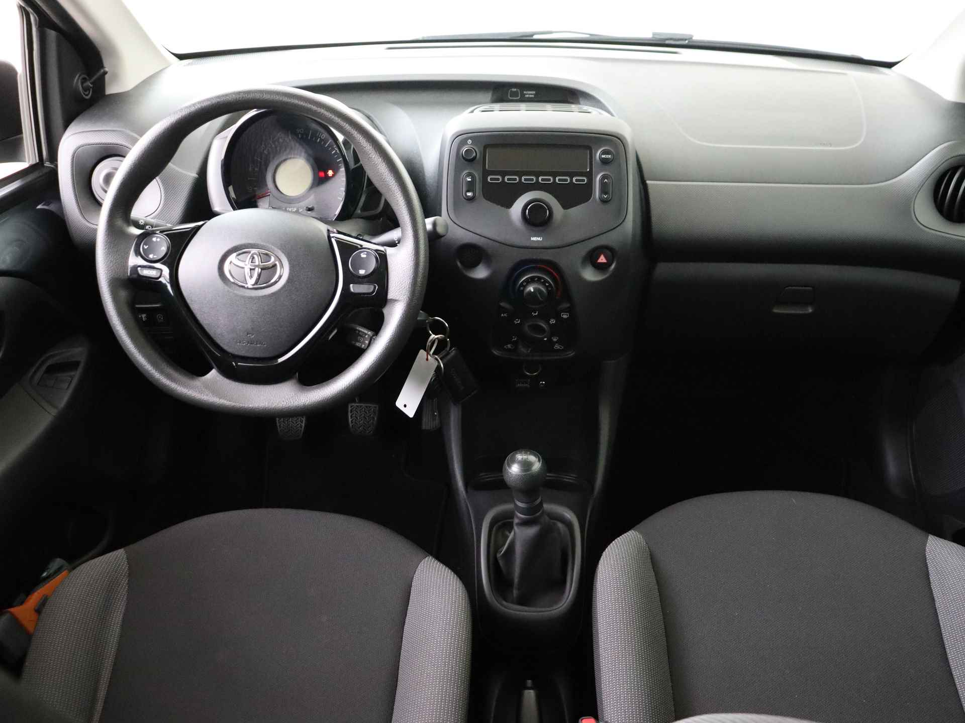 Toyota Aygo 1.0 VVT-i x-fun | Bluetooth | Airco | - 6/40