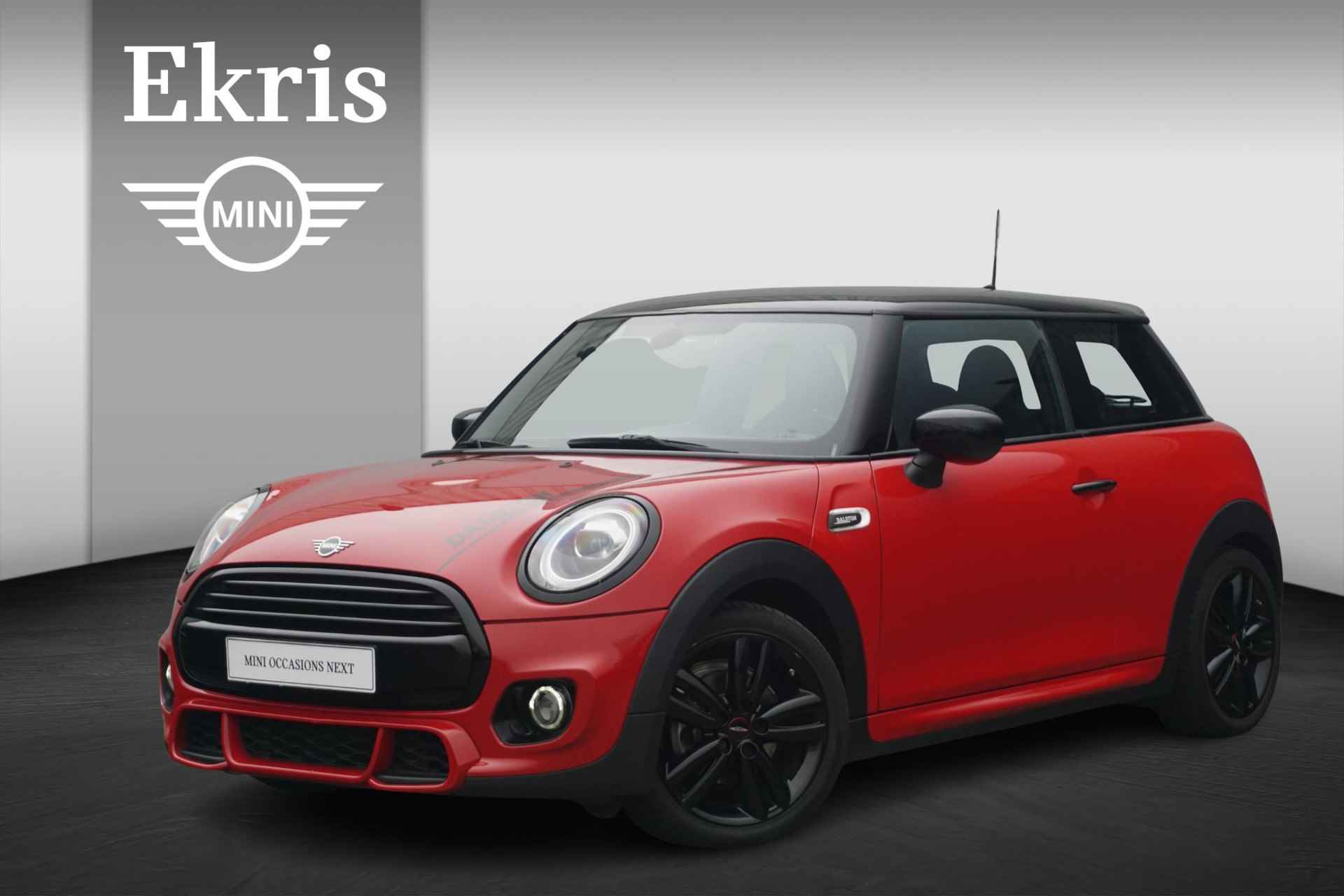 Mini 3-Deurs Cooper Dalston Edition / John Cooper Works Uitvoering / 17'' LM Velgen / Stoelverwarming / Parkeersensoren