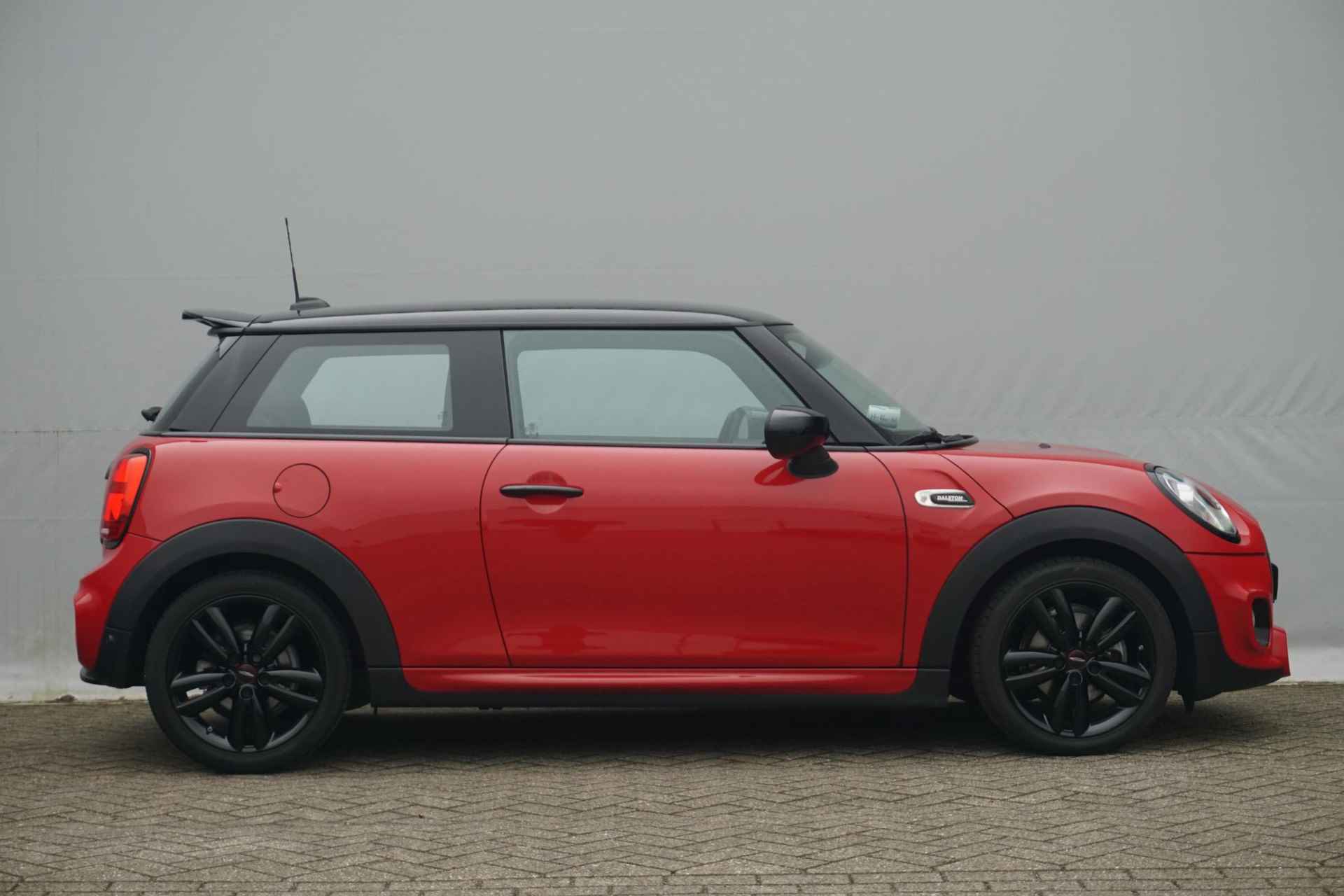 Mini 3-Deurs Cooper Dalston Edition / John Cooper Works Uitvoering / 17'' LM Velgen / Stoelverwarming / Parkeersensoren - 4/38