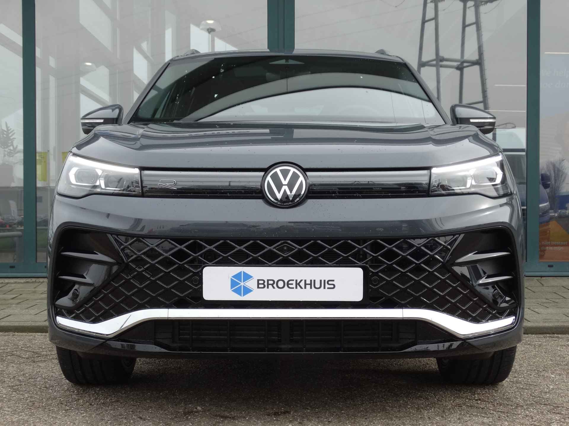 Volkswagen Tiguan 1.5 TSI R-Line Business | Trekhaak | Panoramadak | Elektr. achterklep | Harman Kardon | - 9/41