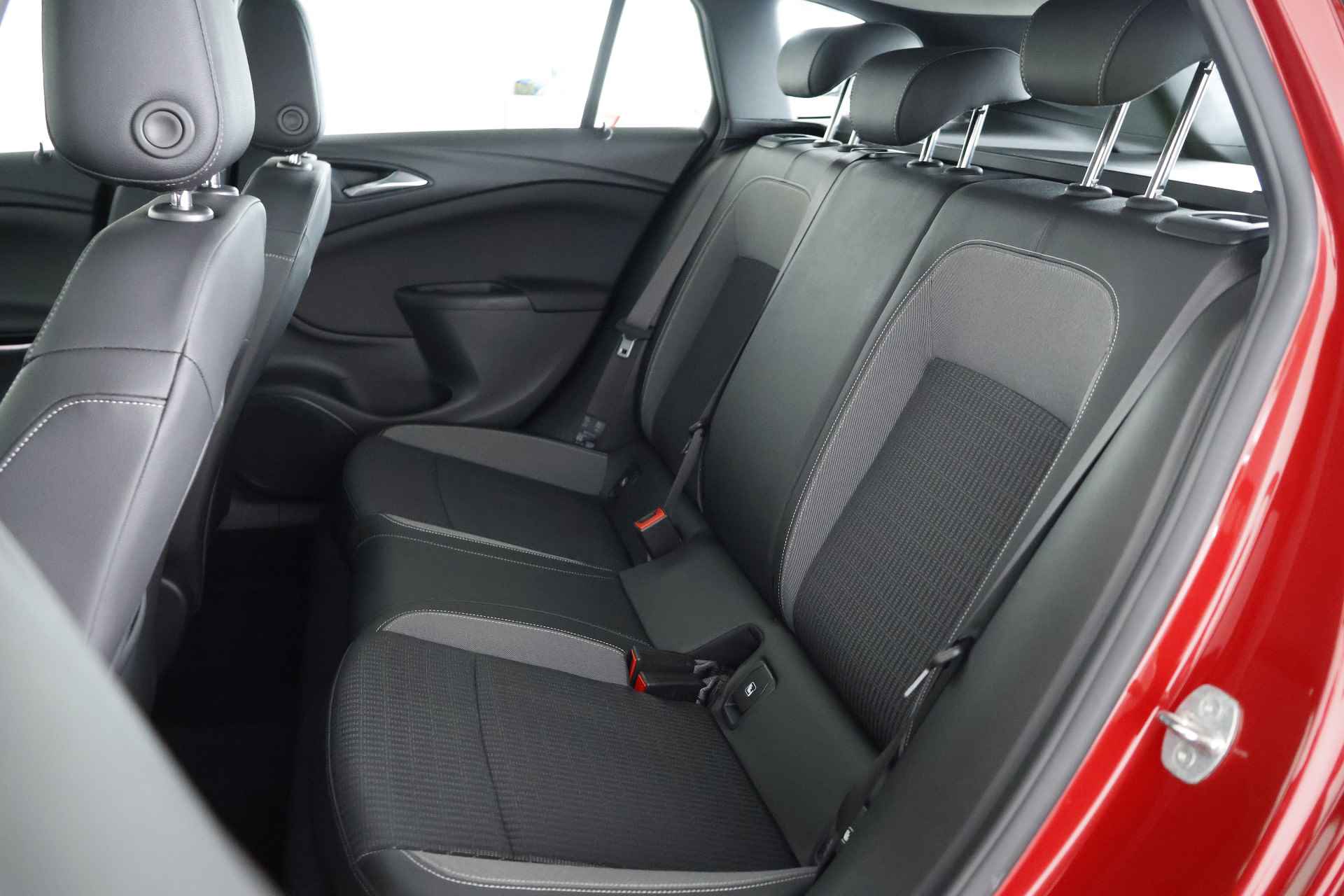 Opel Astra Sports Tourer 1.5 CDTI Business Elegance / LED / Aut / Cam / CarPlay / Clima - 11/28