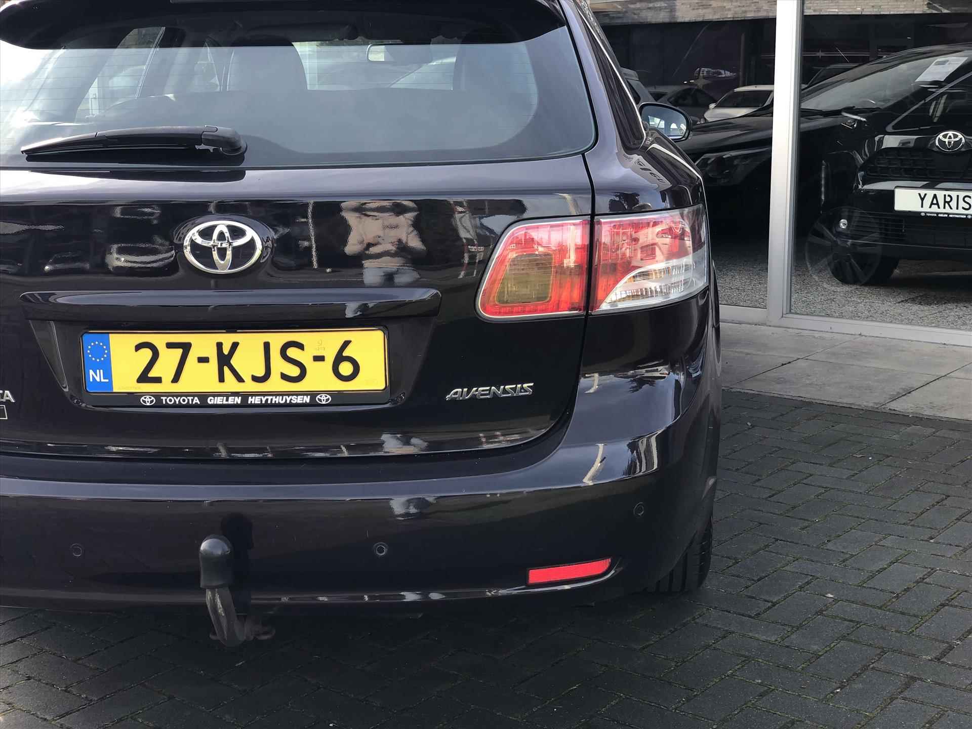 Toyota Avensis Wagon 2.0 VVT-I Automaat Dynamic Business | Trekhaak, Navigatie, Cruise control, Parkeersensoren, 1.800KG Trekgewicht - 4/32