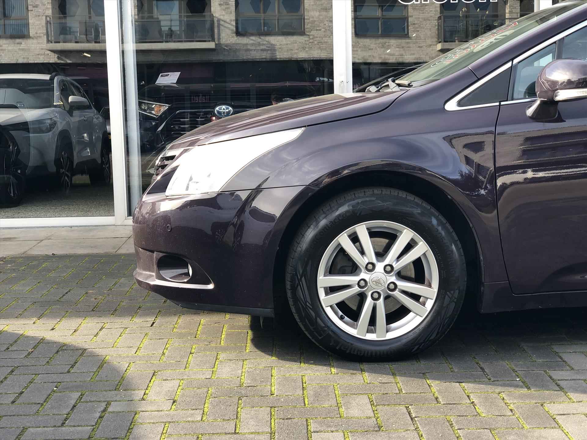 Toyota Avensis Wagon 2.0 VVT-I Automaat Dynamic Business | Trekhaak, Navigatie, Cruise control, Parkeersensoren, 1.800KG Trekgewicht - 5/32