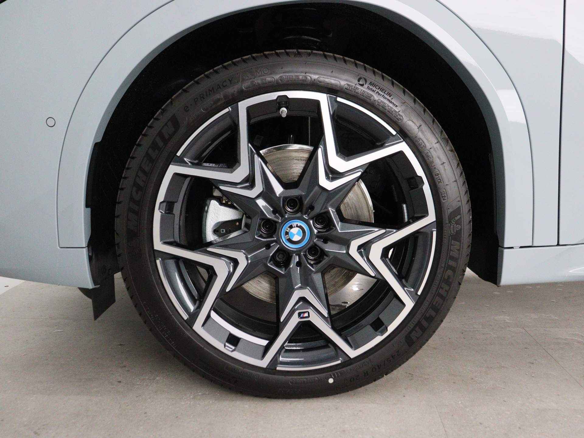 BMW iX2 xDrive30 M Sportpakket - 20/25