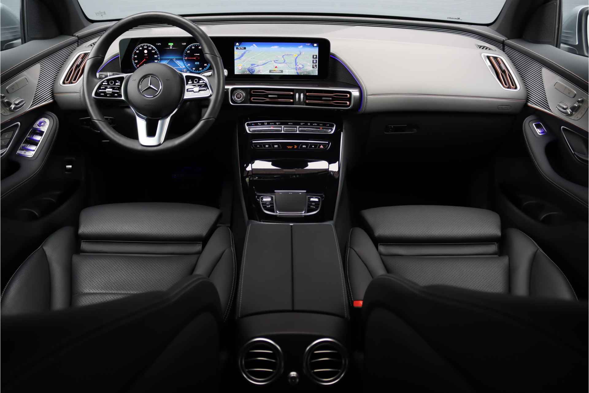 Mercedes-Benz EQC 400 4MATIC AMG Line 80 kWh, Schuifdak, Distronic+, Memory, Massage, Leder, Surround Camera, Stuurverwarming, Head-up Display, Rijassistentiepakket, Etc. - 3/47