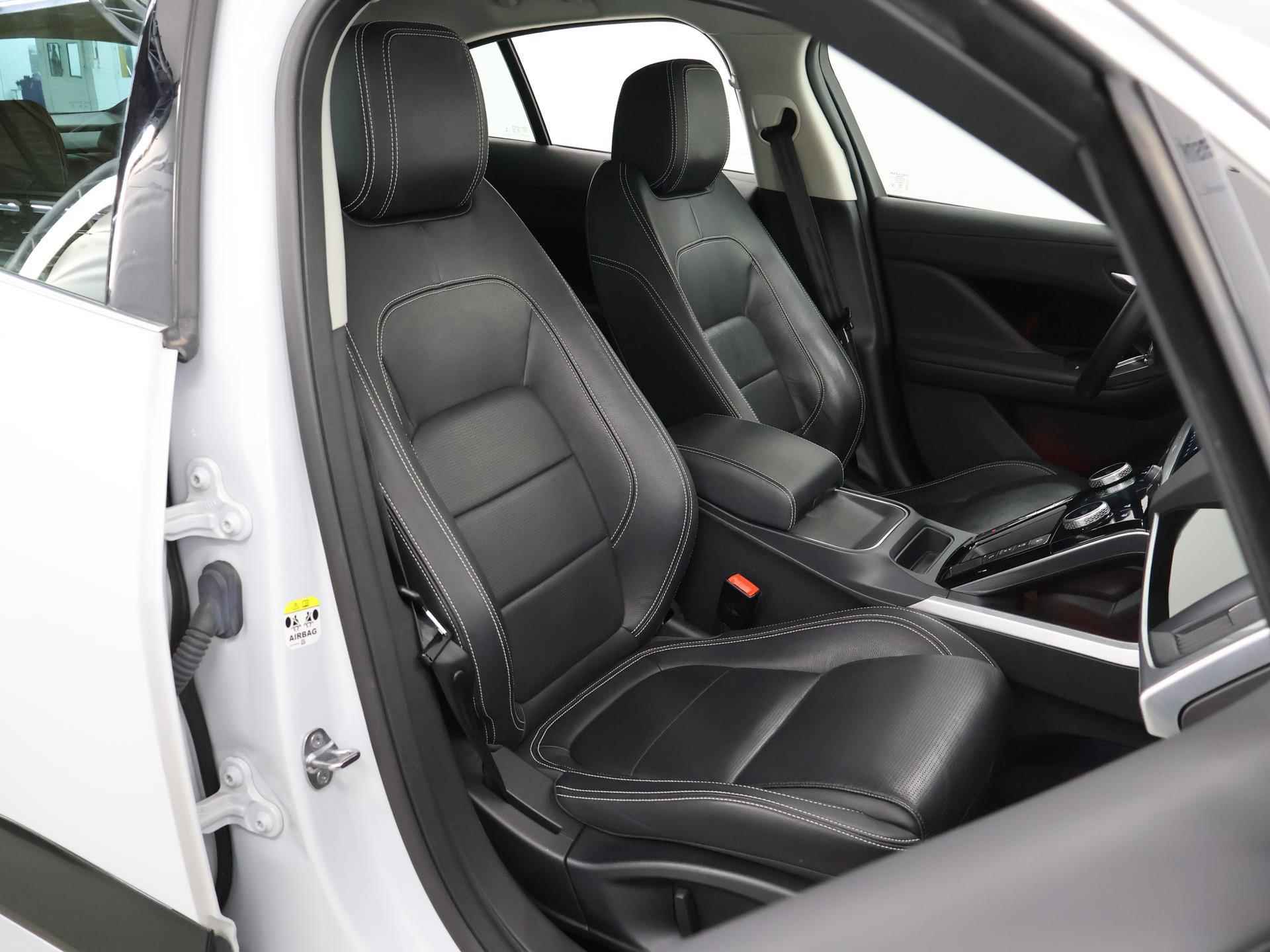 Jaguar I-PACE EV400 HSE 90 kWh | Dodehoekdetectie | Parkeercamera | Navigatie | Head Up display | Panoramadak | Meridian audio | Adaptieve Cruise Control | Prijs incl. BTW | - 11/47