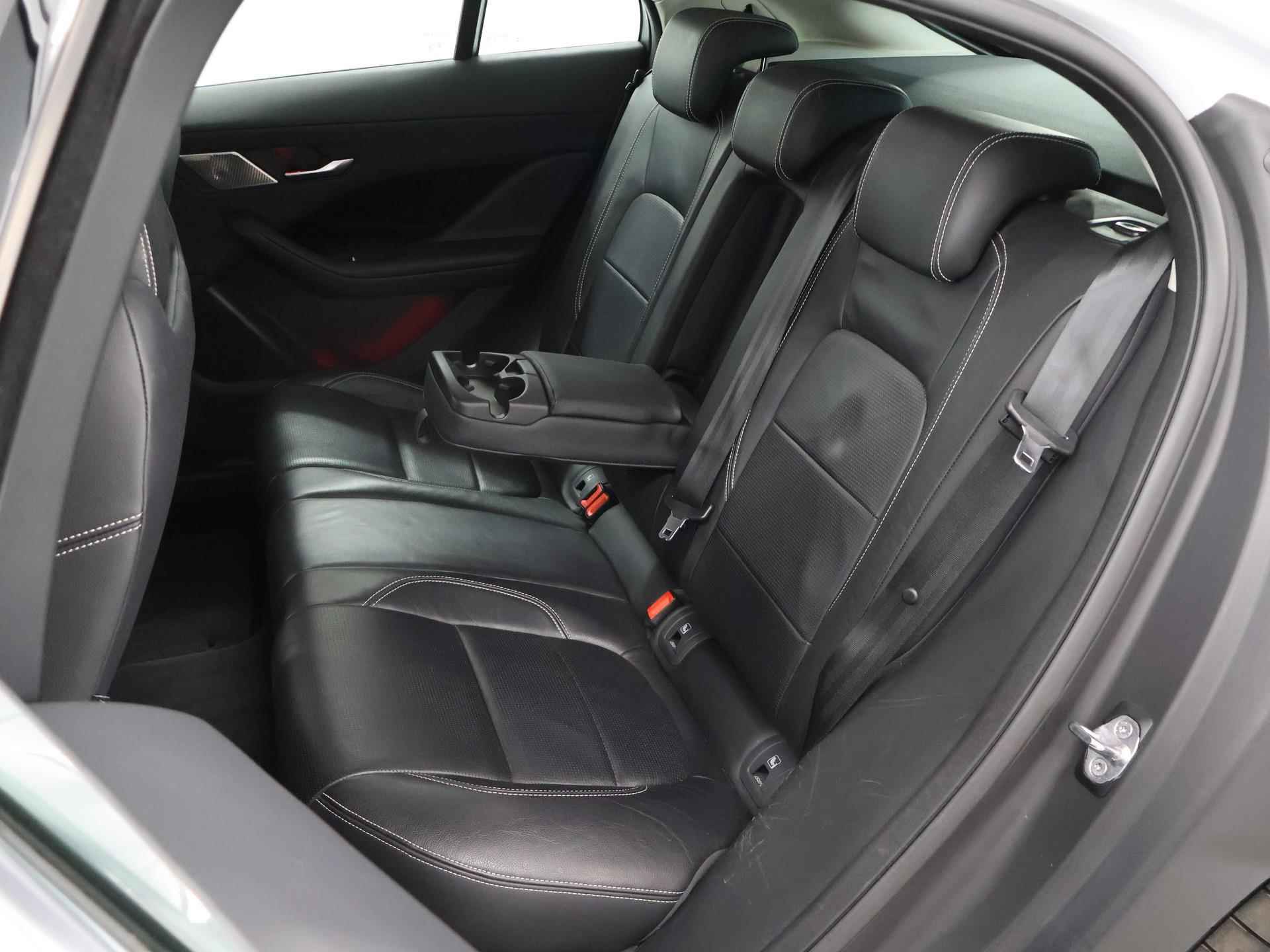 Jaguar I-PACE EV400 HSE 90 kWh | Dodehoekdetectie | Parkeercamera | Navigatie | Head Up display | Panoramadak | Meridian audio | Adaptieve Cruise Control | Prijs incl. BTW | - 12/47