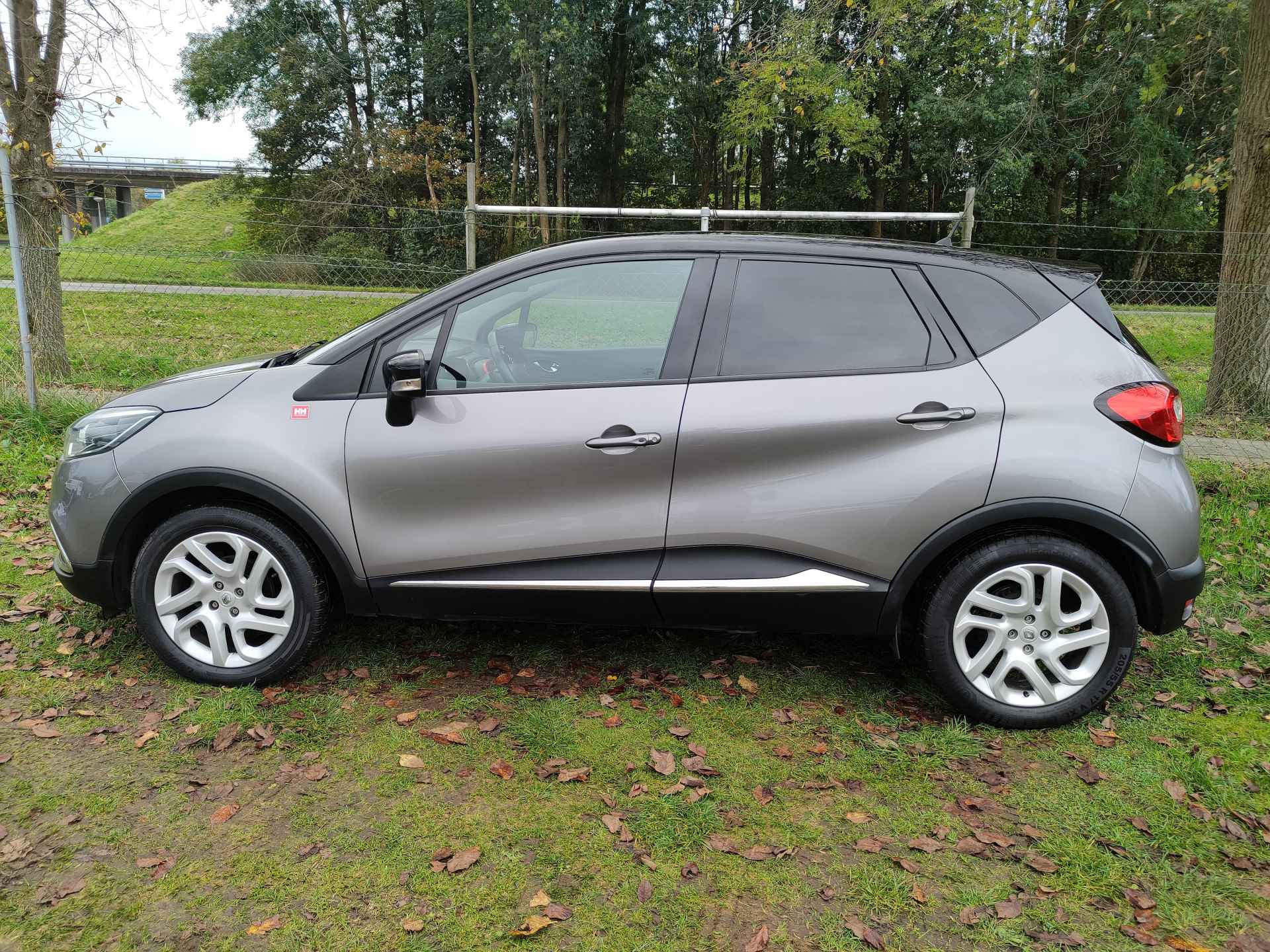 Renault Captur 0.9 TCe Helly Hansen | NAVI | CLIMA | CAMERA | HAAK | CRUISE | - 3/26