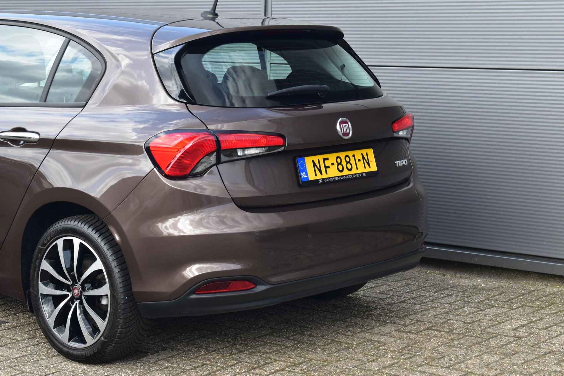 Fiat Tipo 1.4 T-Jet 16v Business Lusso Navigatie LM Velgen Climate Controle All Season Banden - 21/36