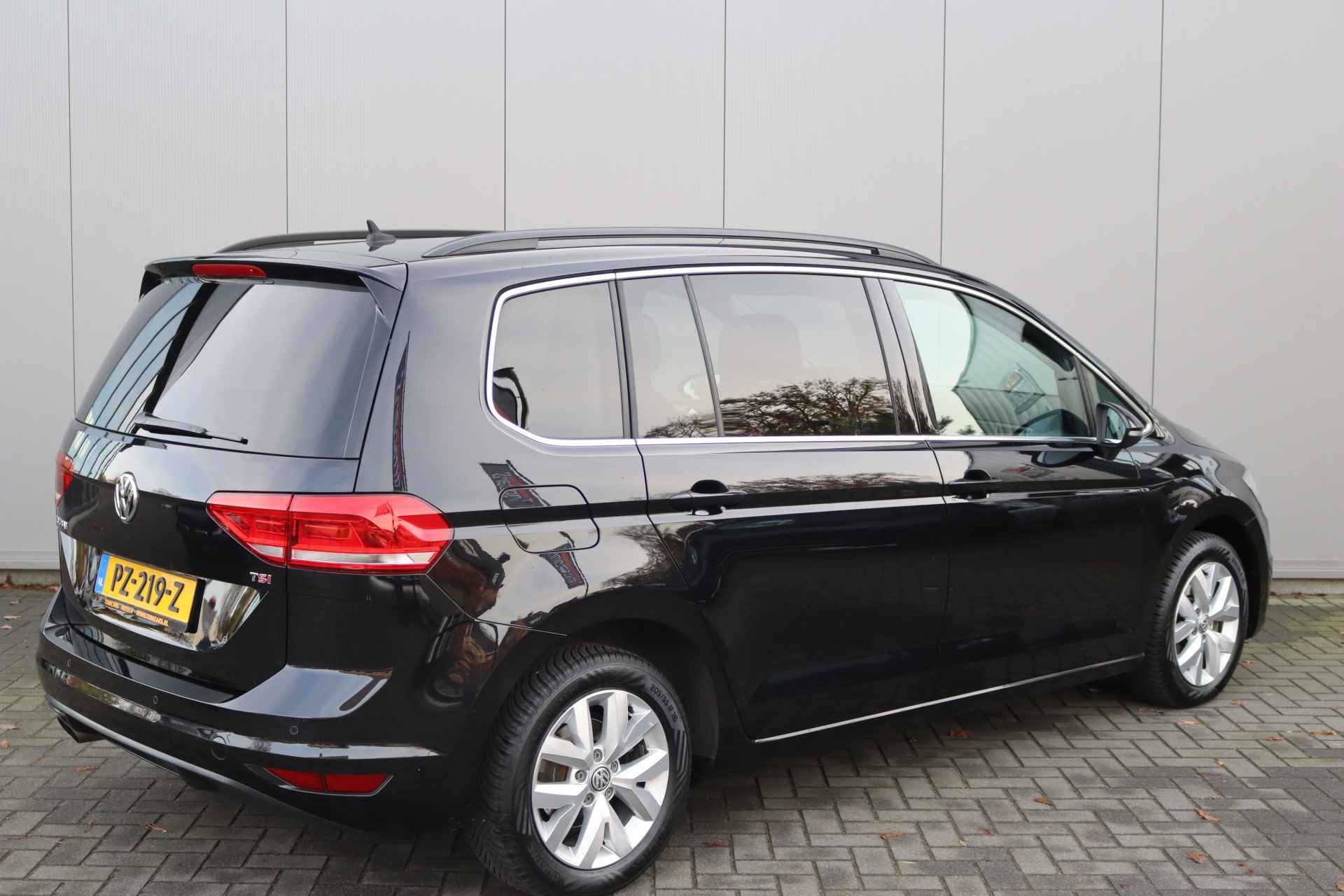 Volkswagen Touran 1.4 150PK TSI Automaat 7pers. Navigatie/Parkeerhulp/Cruise-Control/Climate-Control - 5/34