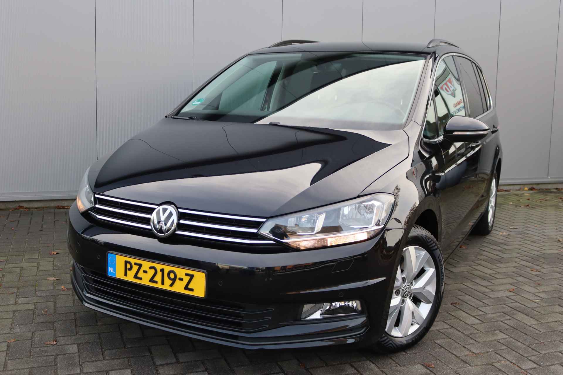 Volkswagen Touran 1.4 150PK TSI Automaat 7pers. Navigatie/Parkeerhulp/Cruise-Control/Climate-Control - 8/34