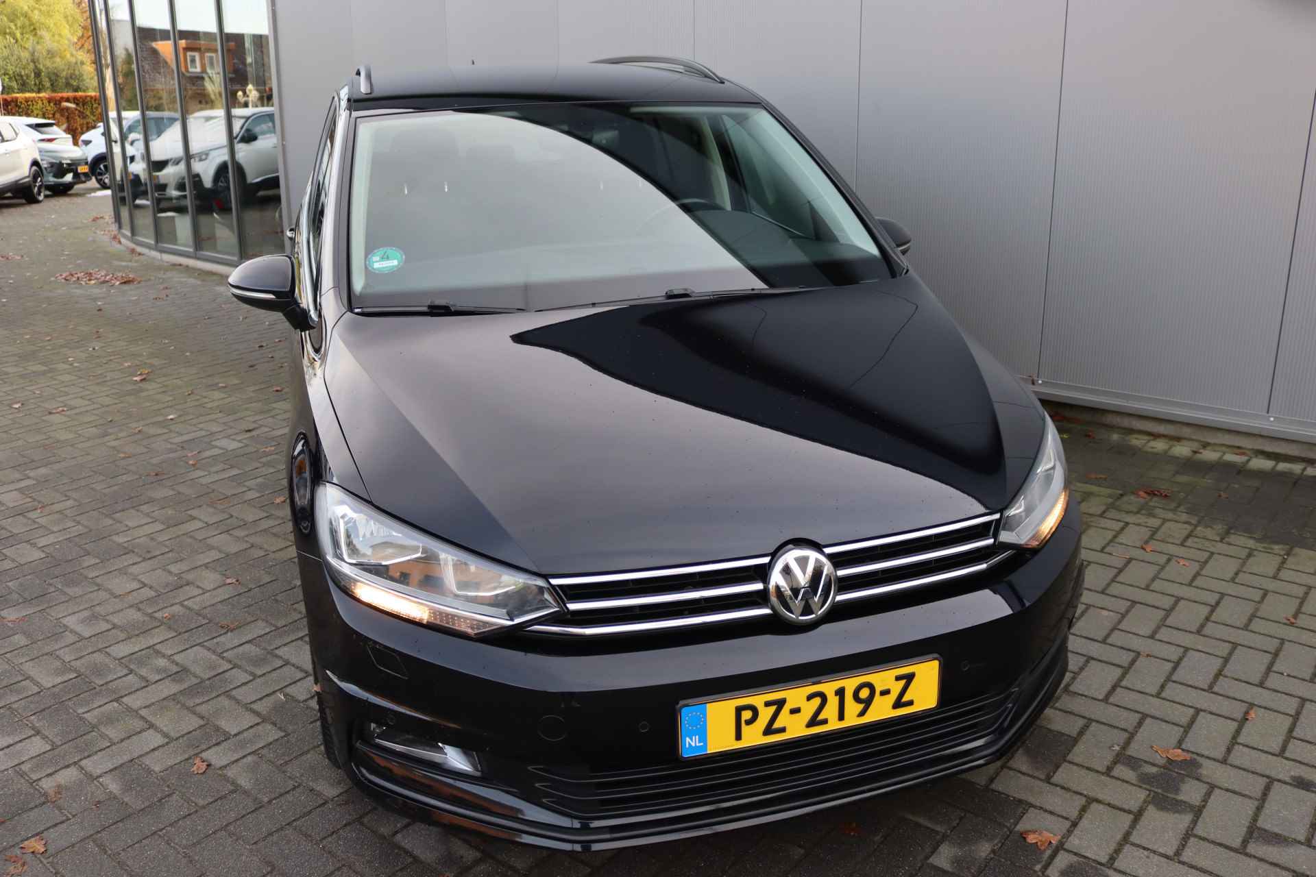 Volkswagen Touran 1.4 150PK TSI Automaat 7pers. Navigatie/Parkeerhulp/Cruise-Control/Climate-Control - 9/34