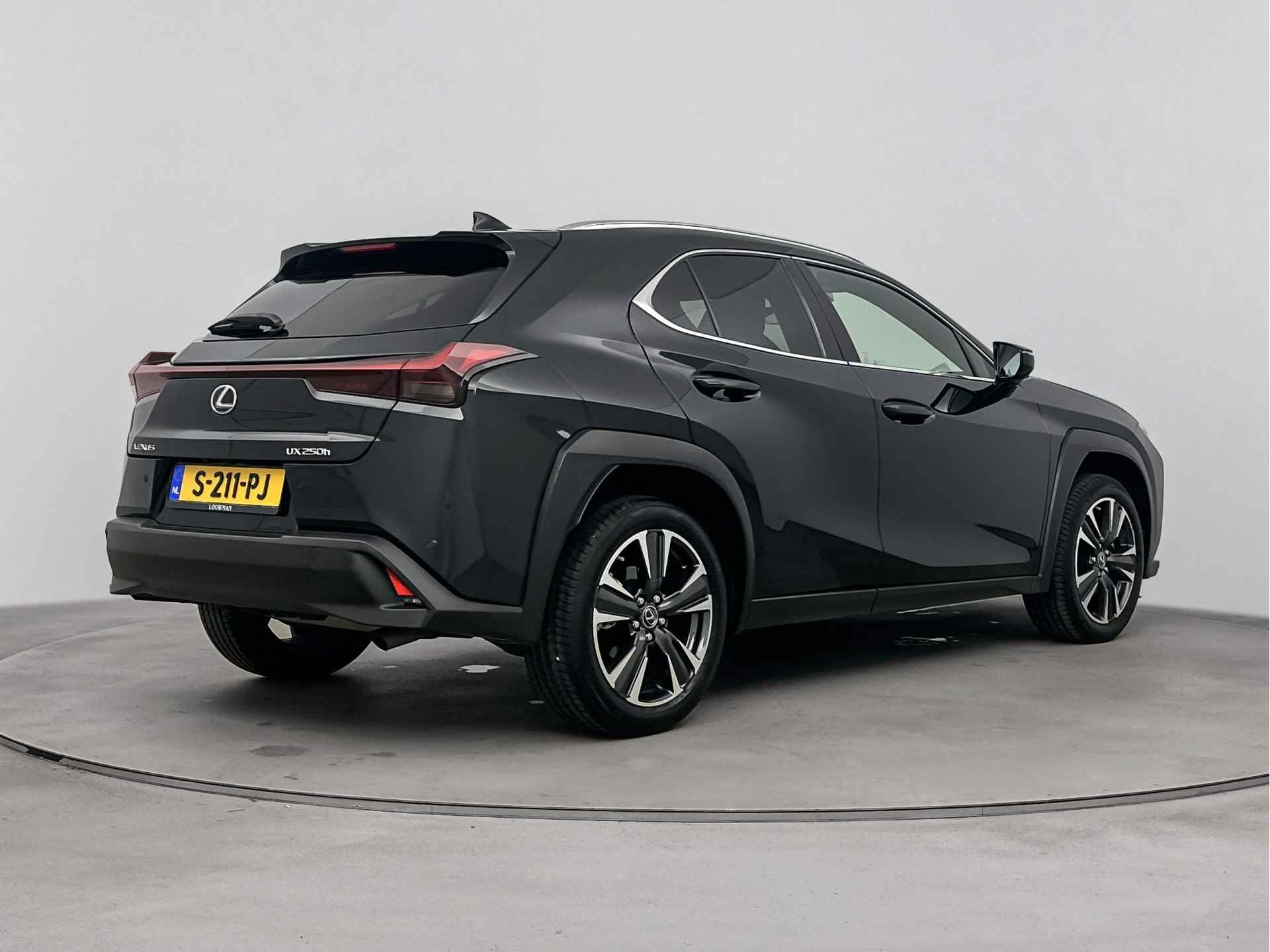 Lexus UX 250h Business Line | Navigatie | Blind Spot Monitor | Privacy Glas | - 3/29